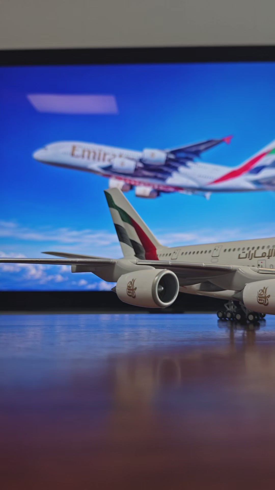Airbus A380 Emirates 1:160 – 47 cm / 18.5 in – Opening Interior