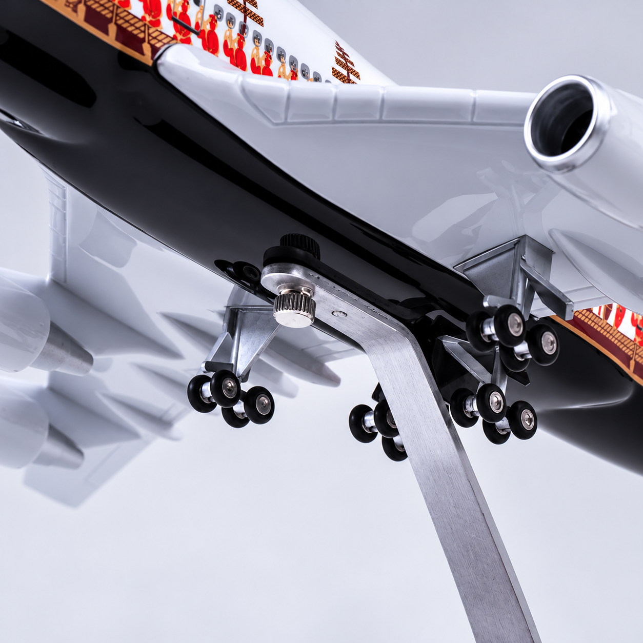 Thai Airways Boeing 747-400 Royal Barge LED Model | SkyCraft Models