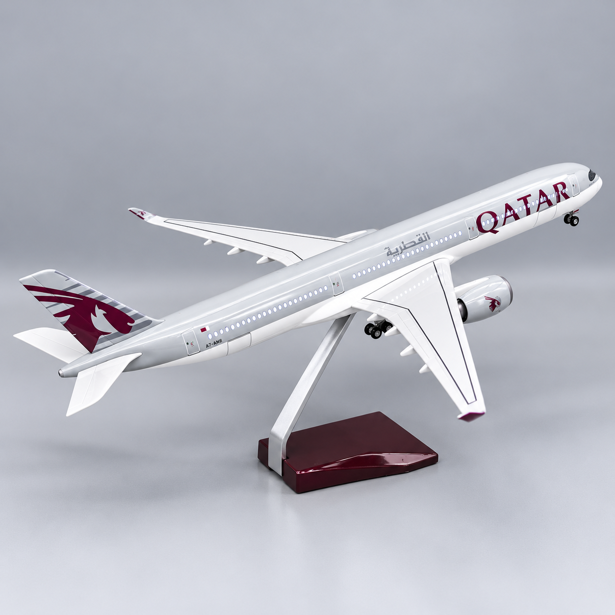 Qatar Airways Airbus A350-900 1:157 Scale LED Aircraft Model