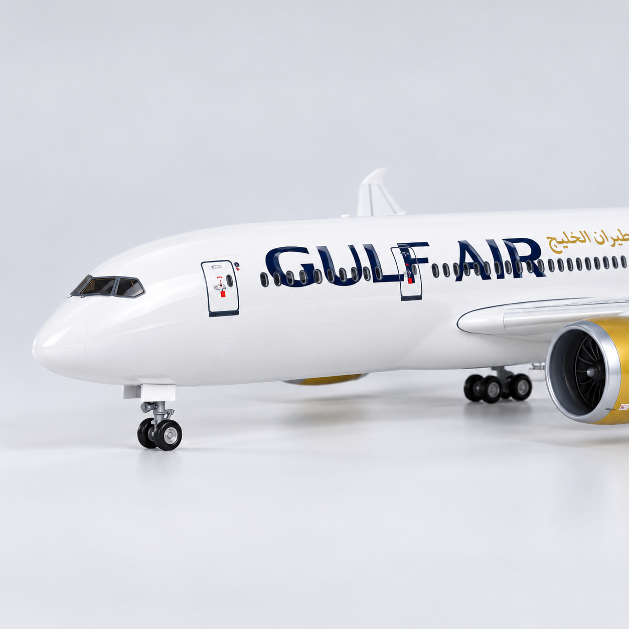 Gulf Air Boeing 787-9 Dreamliner 1:130 Scale LED Aircraft Model