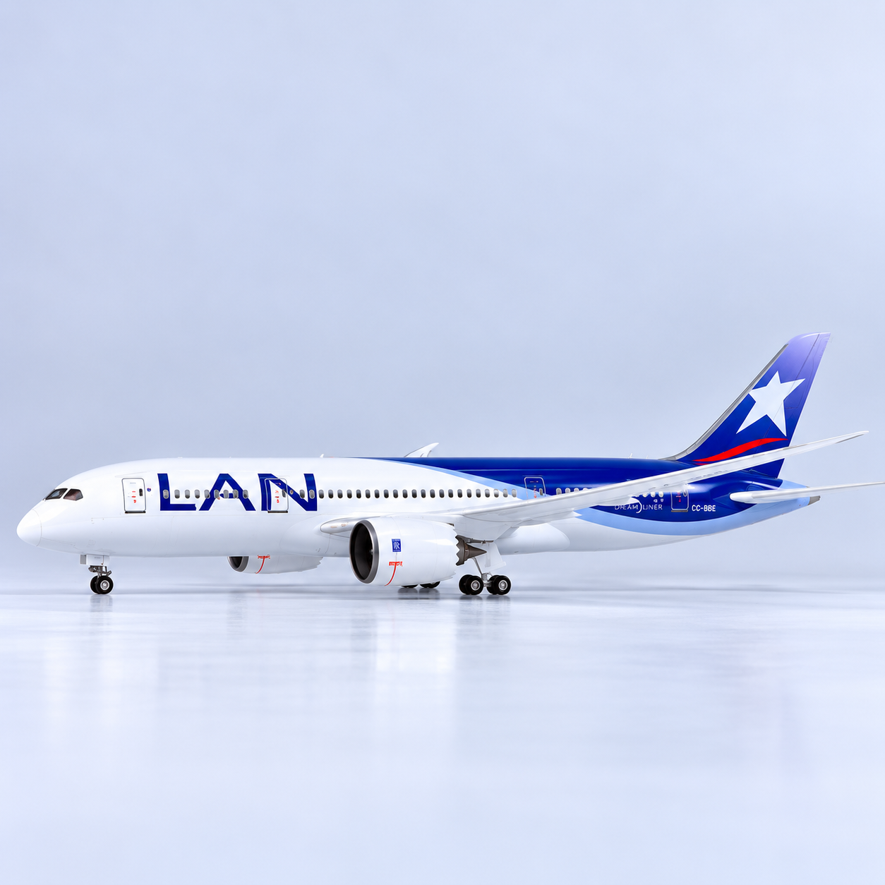 LAN Airlines Boeing 787-8 CC-BBE 1:130 Scale Aircraft Model