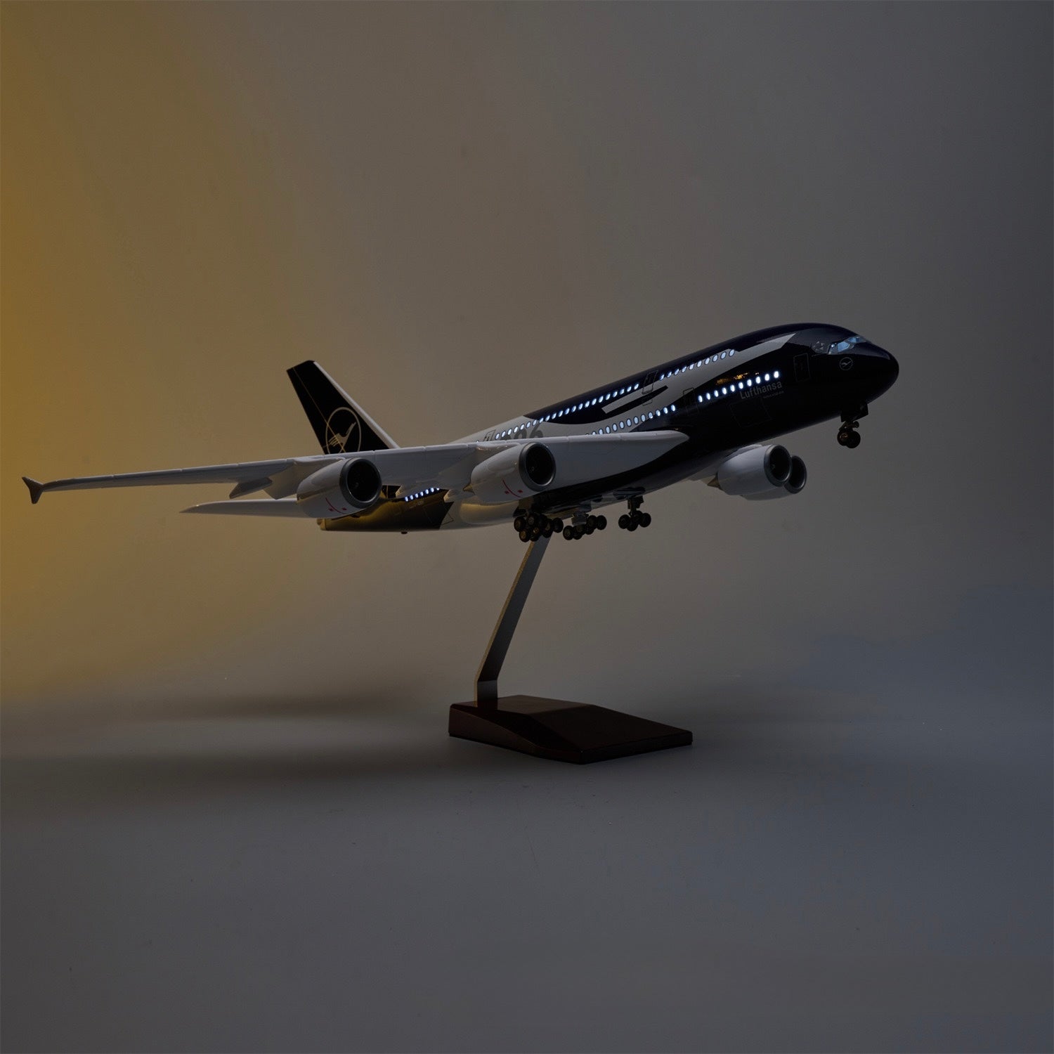 ルフトハンザ A380 100周年記念 1/160 LED搭載 46cm Lufthansa Airbus A380 100th Anniversary Edition Airplane Model