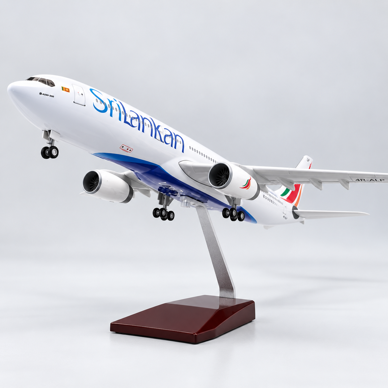 SriLankan Airlines Airbus A330 1:135 LED Model | 47cm