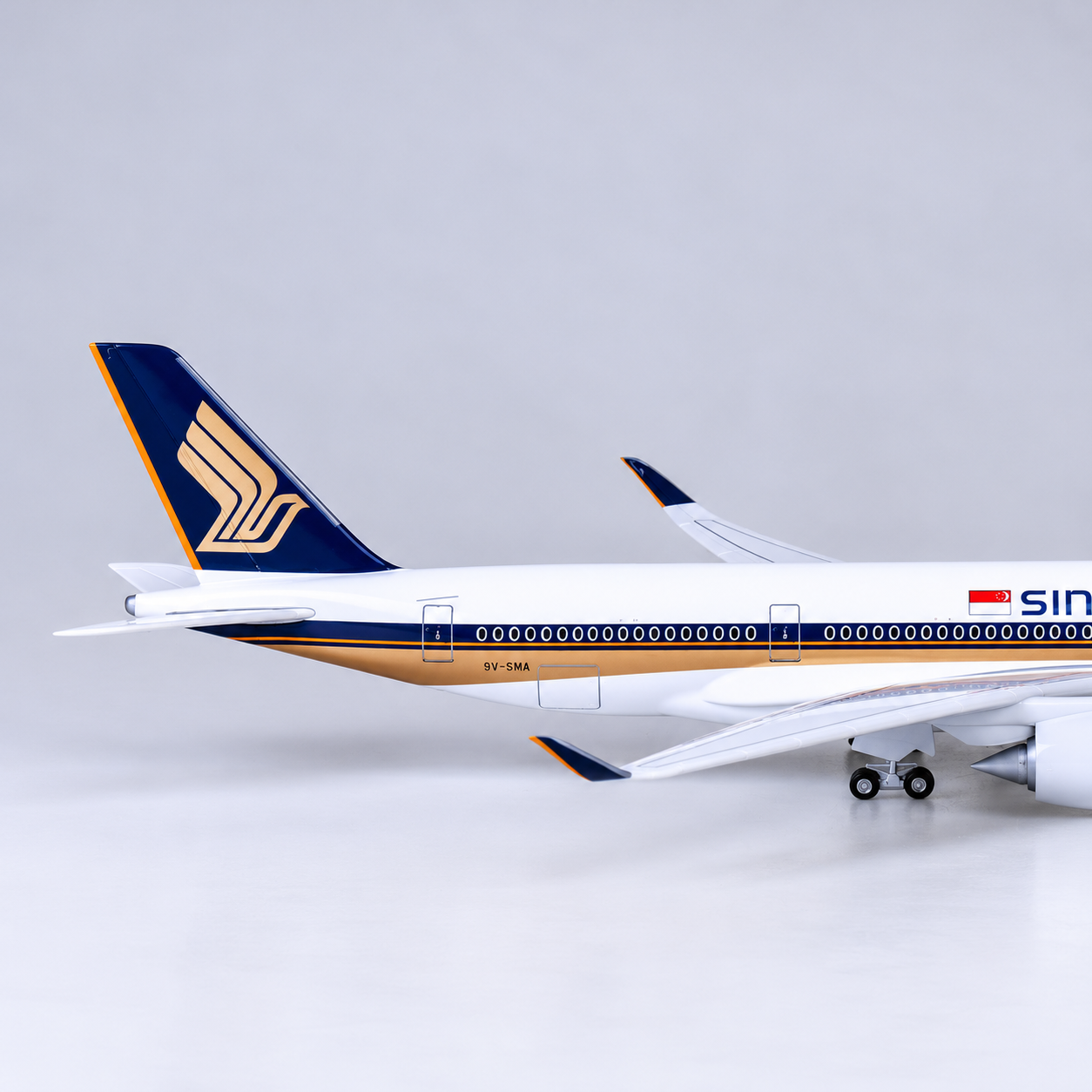 Singapore Airlines A350 1:142 LED Aircraft Model | SkyCraft Models