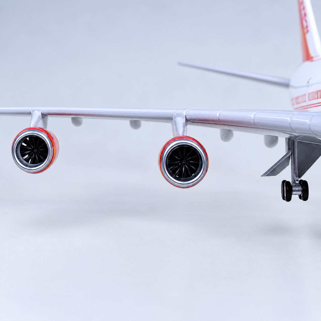 Air India Boeing 747-400  1:150 Scale LED Aircraft Model