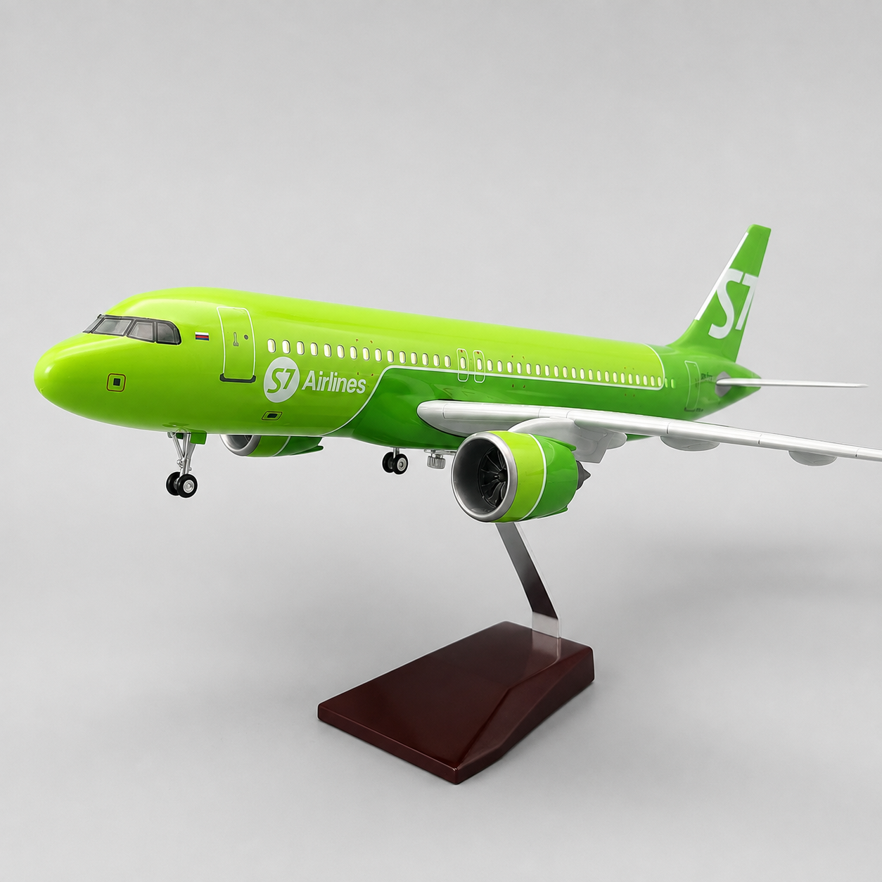 S7 Airlines Airbus A320 Aircraft Model 1:80 – 47cm LED Lighted Collectible Display Model