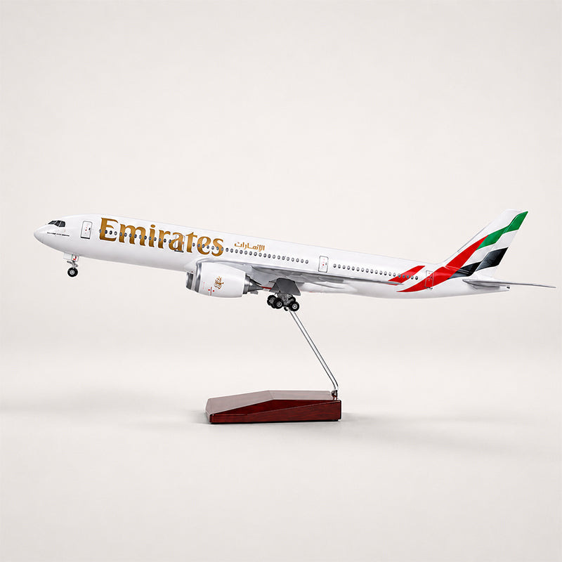Emirates Airbus A350 Airplane Model 1:142 Scale | 47 cm (18.5") | Premium Resin Collection