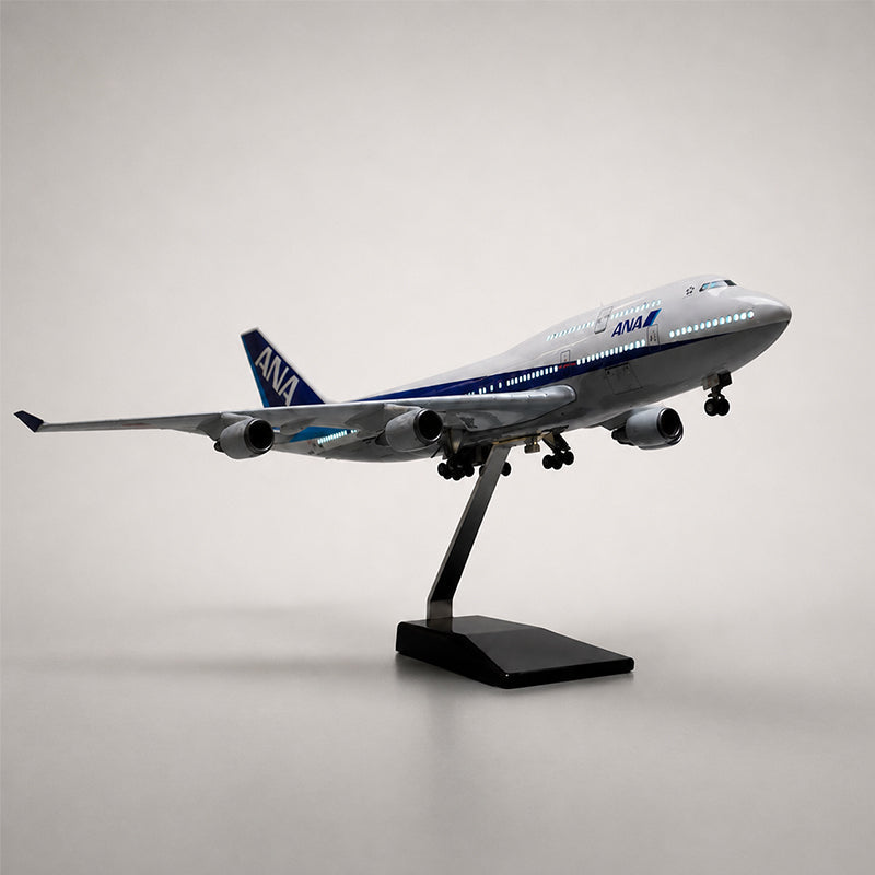 B747-400 ANA Japan – Scale 1/150 – 47cm (18.5 in) Airplane Model