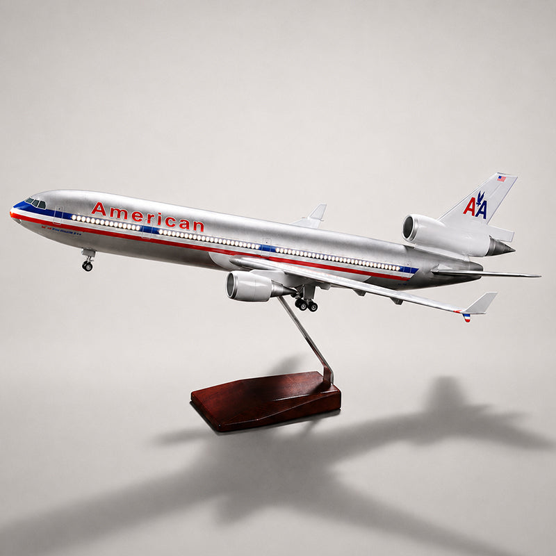 AMERICAN AIRLINES MCDONNELL DOUGLAS MD-11 Resin – Optional LED Lights
