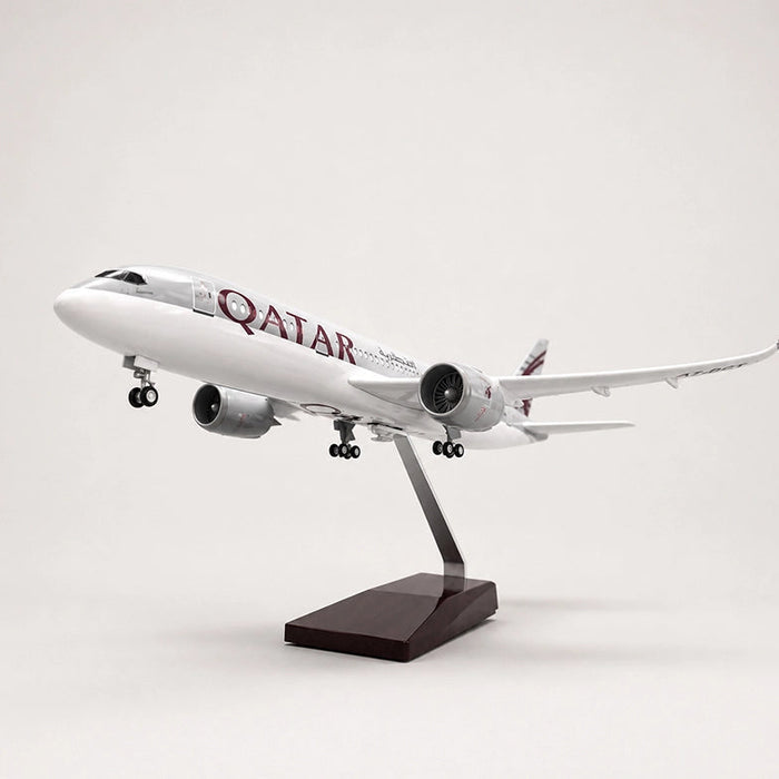 Qatar Airways Boeing 787 Dreamliner 1:130 Resin Model with Sound-Activated LED Lights – 43 cm / 17 in