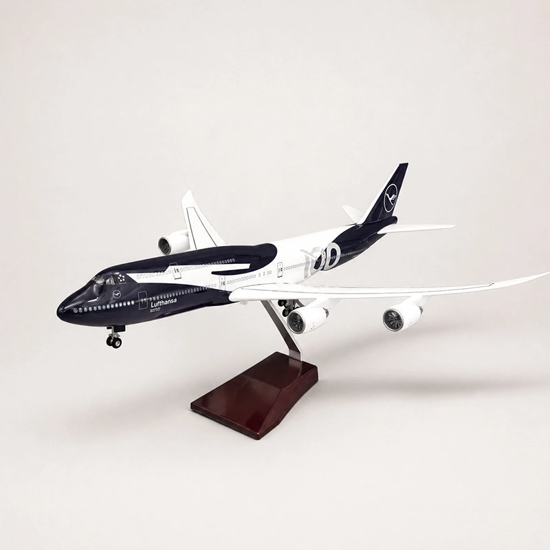 Lufthansa Boeing 747-8 “100 Years” 1:150 Scale Model – 47cm Sound