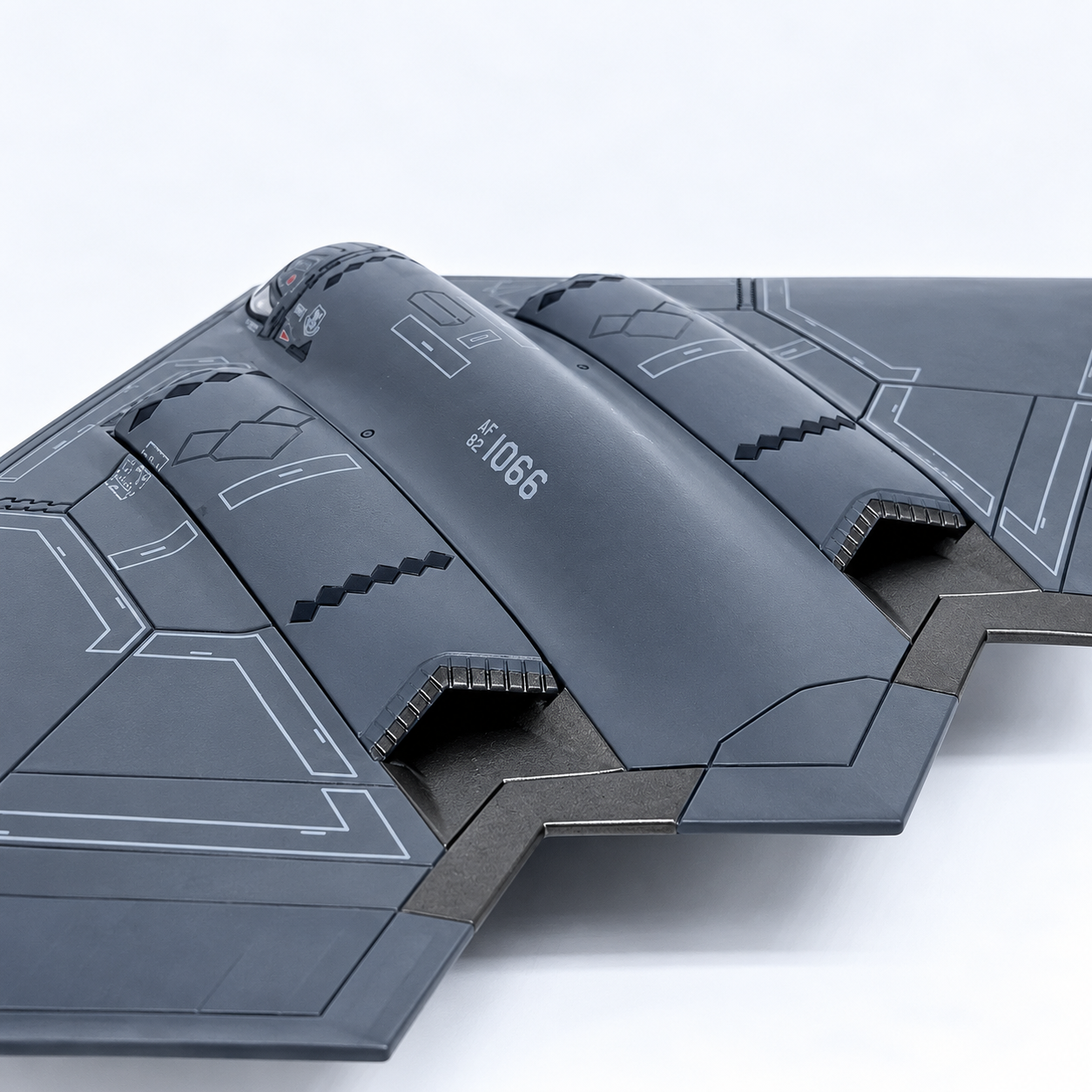 US Air Force B-2A Spirit Stealth Bomber 1:200 Scale Diecast Alloy Aircraft Model