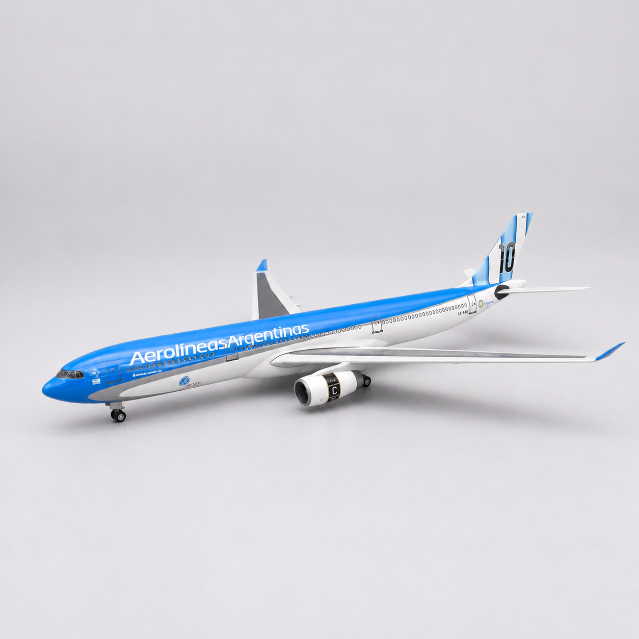 Aerolíneas Argentinas Airbus A330 Messi No.10 World Cup  Model