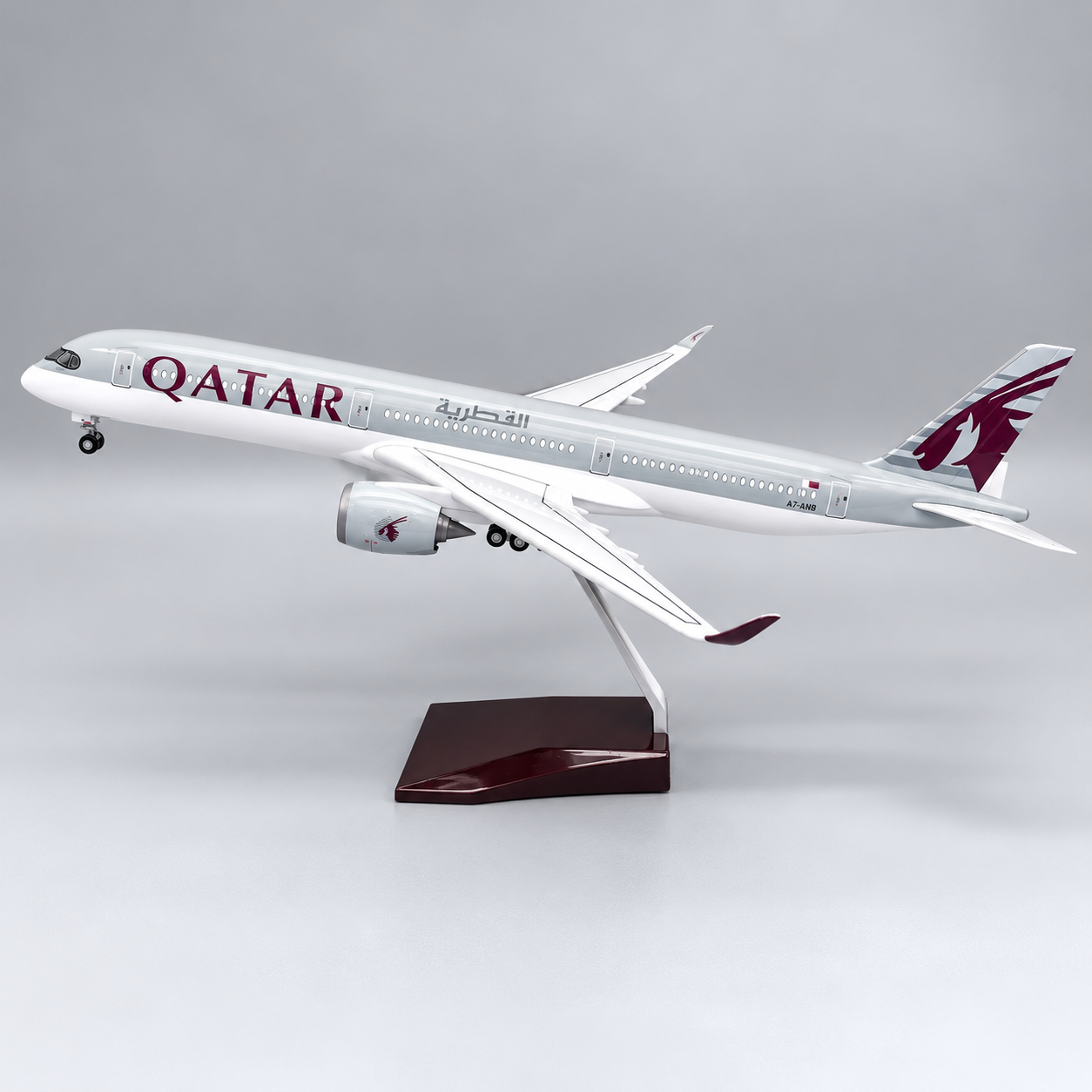 Qatar Airways Airbus A350-900 1:157 Scale LED Aircraft Model