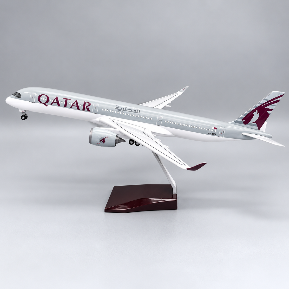 Qatar Airways Airbus A350-900 1:157 Scale LED Aircraft Model
