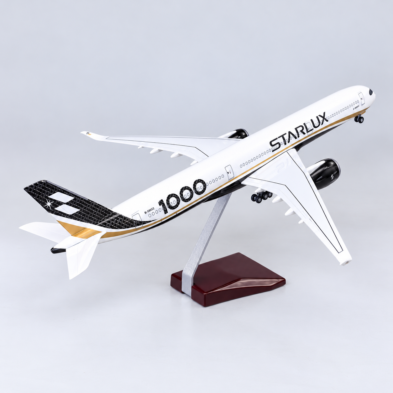STARLUX Airlines Airbus A350-1000 1:157 Scale Sound-Activated LED Aircraft Model