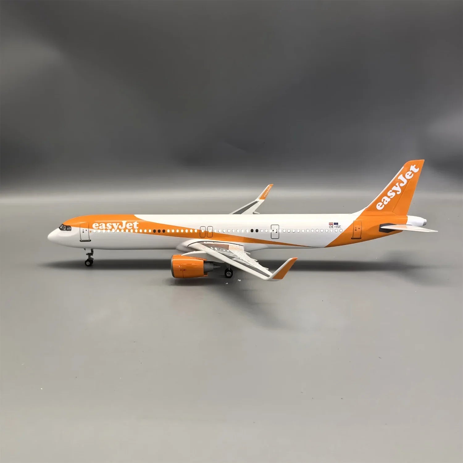 A321neo EASYJET - SCALE 1/100 - 44CM - 18.5 IN - AIRPLANE MODEL
