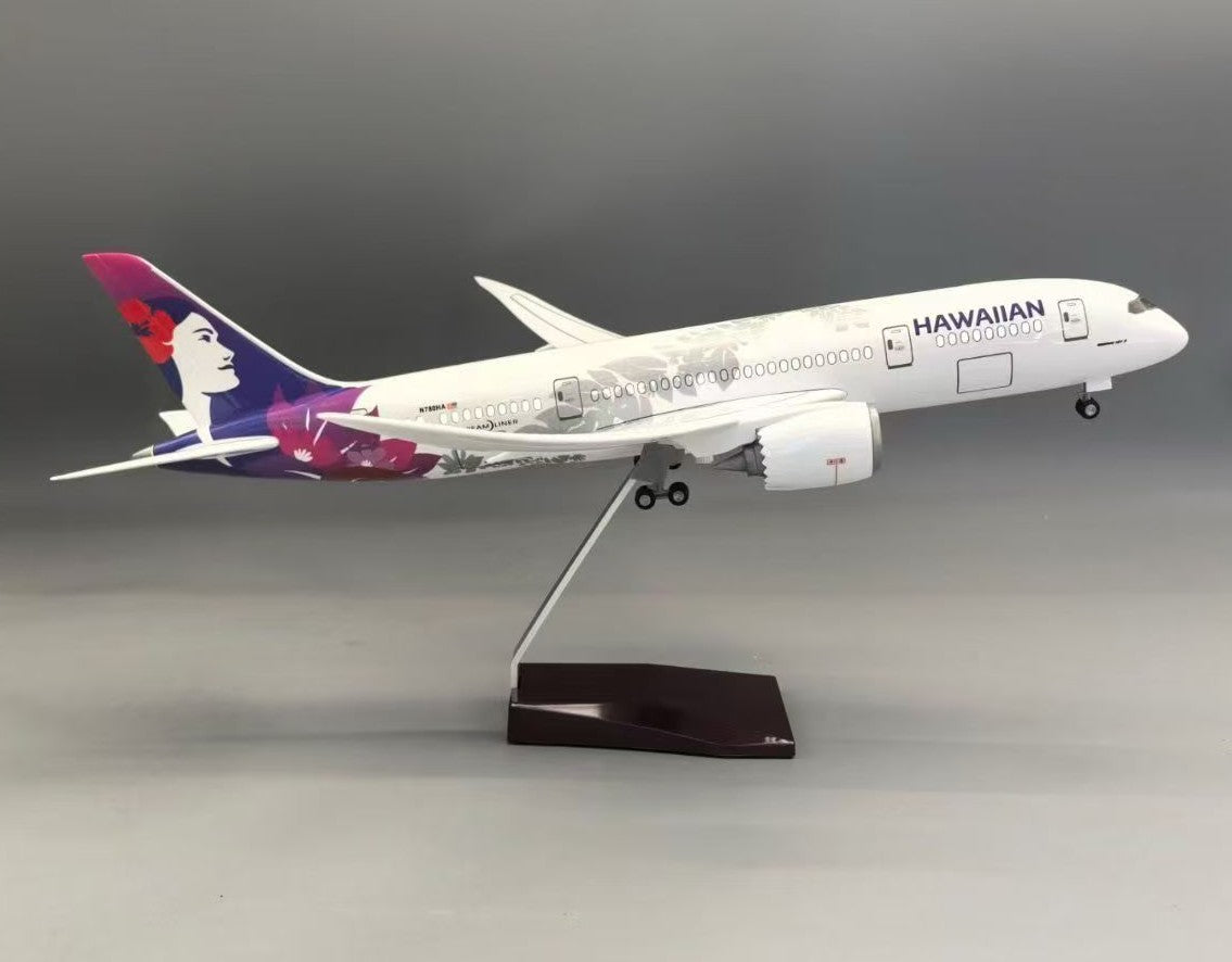 Hawaiian Airlines -8 Dreamliner 1:130 – 43 cm / 16.9 in – LED Lights