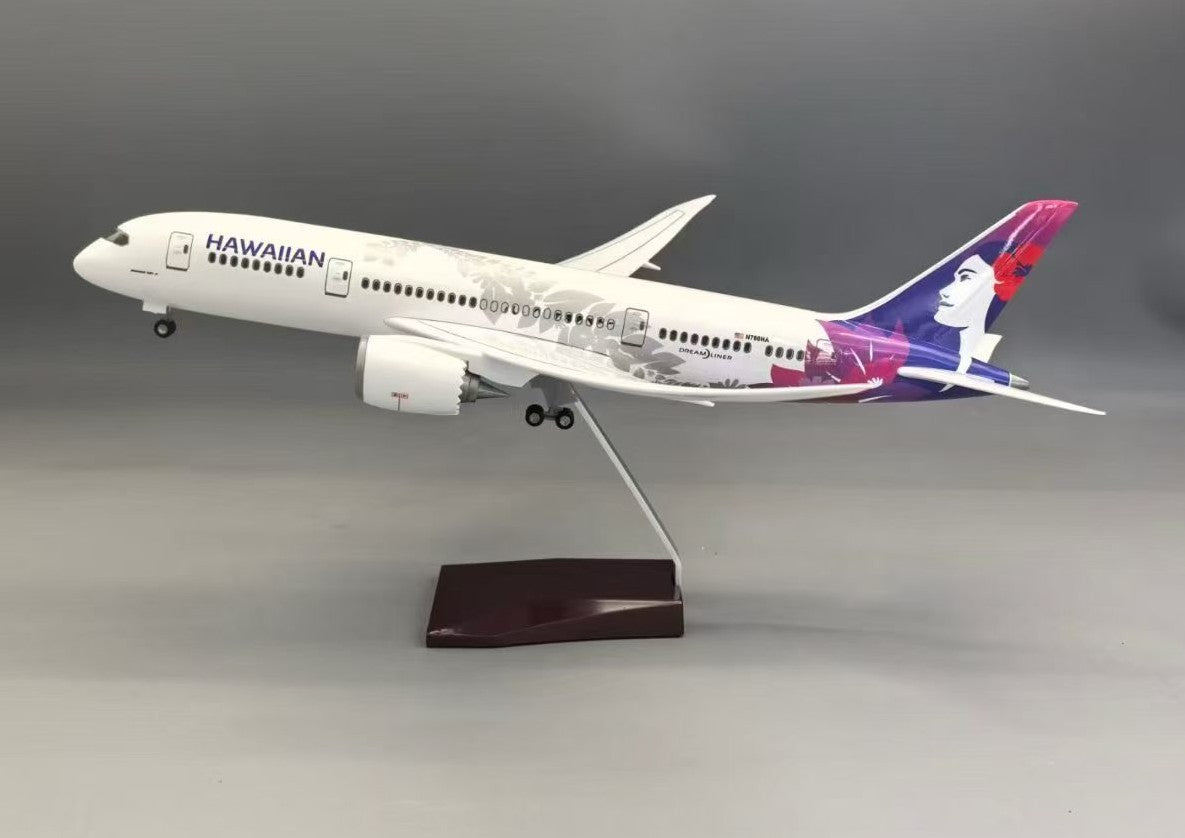 Hawaiian Airlines -8 Dreamliner 1:130 – 43 cm / 16.9 in – LED Lights