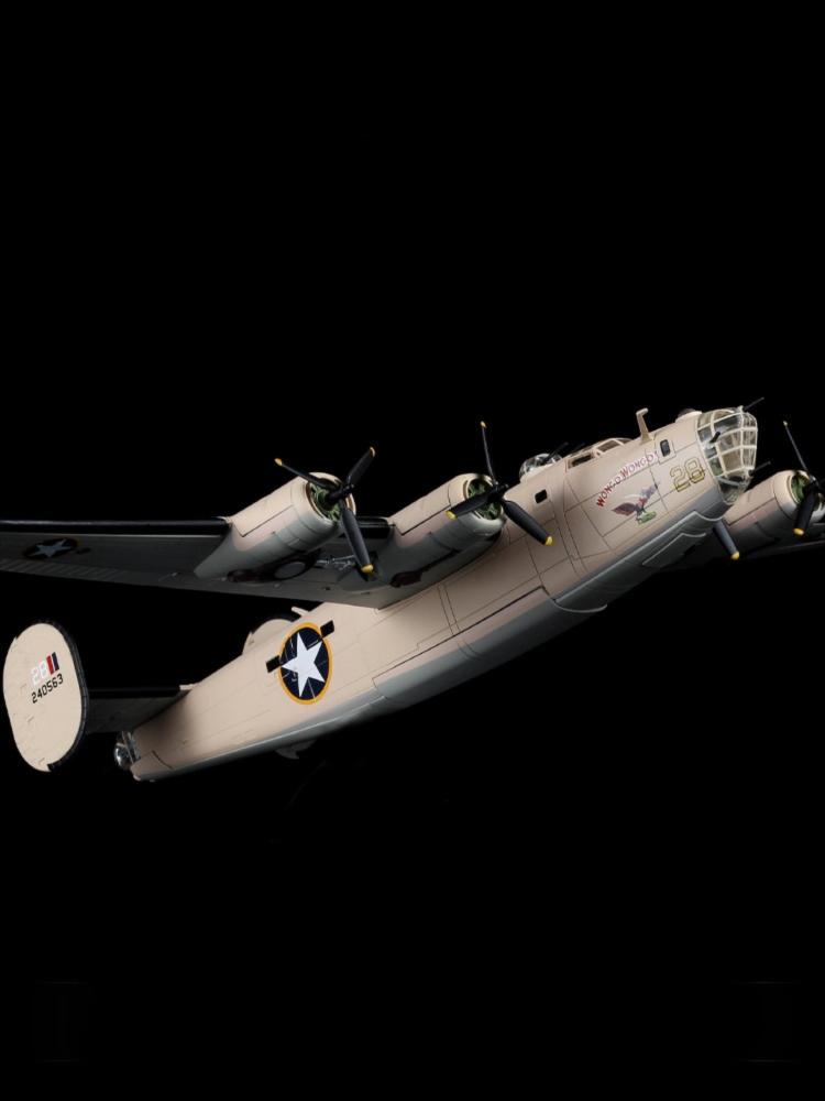 WWII U.S. Army Air Forces B-24D Liberator Heavy Bomber 1:72 – 29 cm / 11.4 in – Premium Diecast Zinc Alloy Military Model  HTML