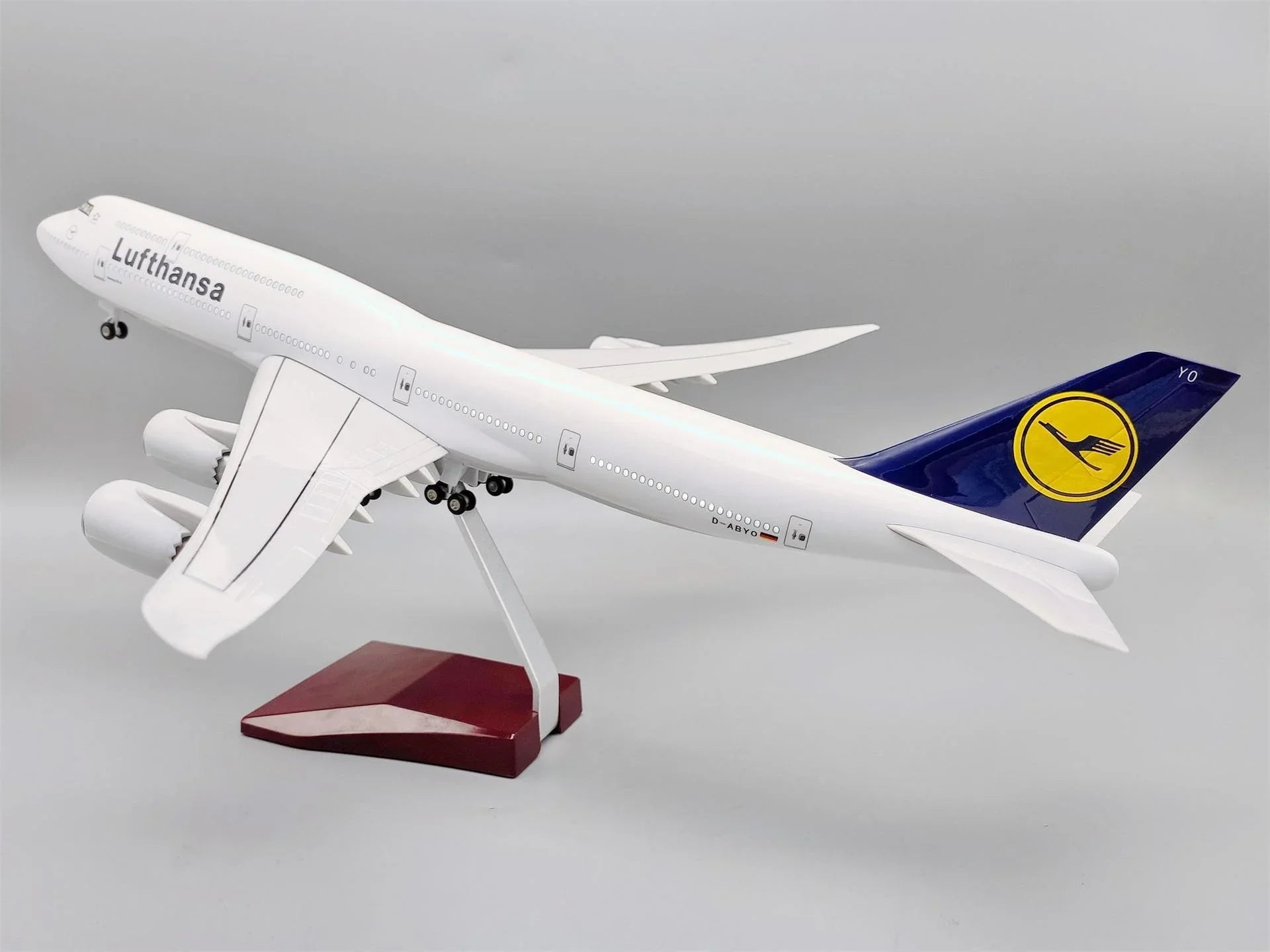 B747 Lufthansa- Scale 1/150 - 47cm - 18.5 in