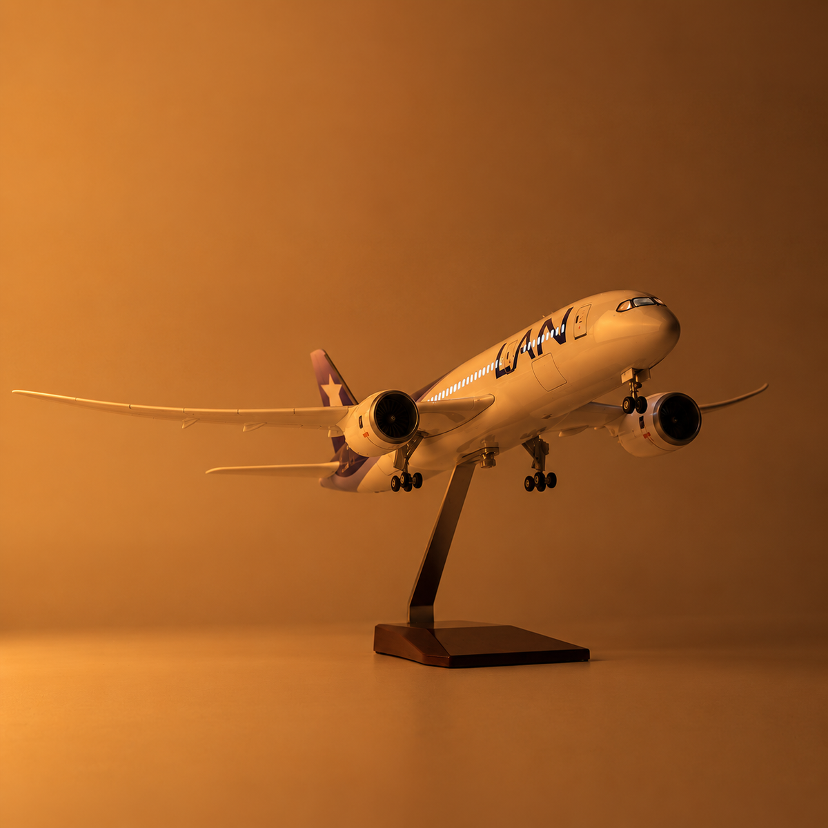 LAN Airlines Boeing 787-8 CC-BBE 1:130 Scale Aircraft Model
