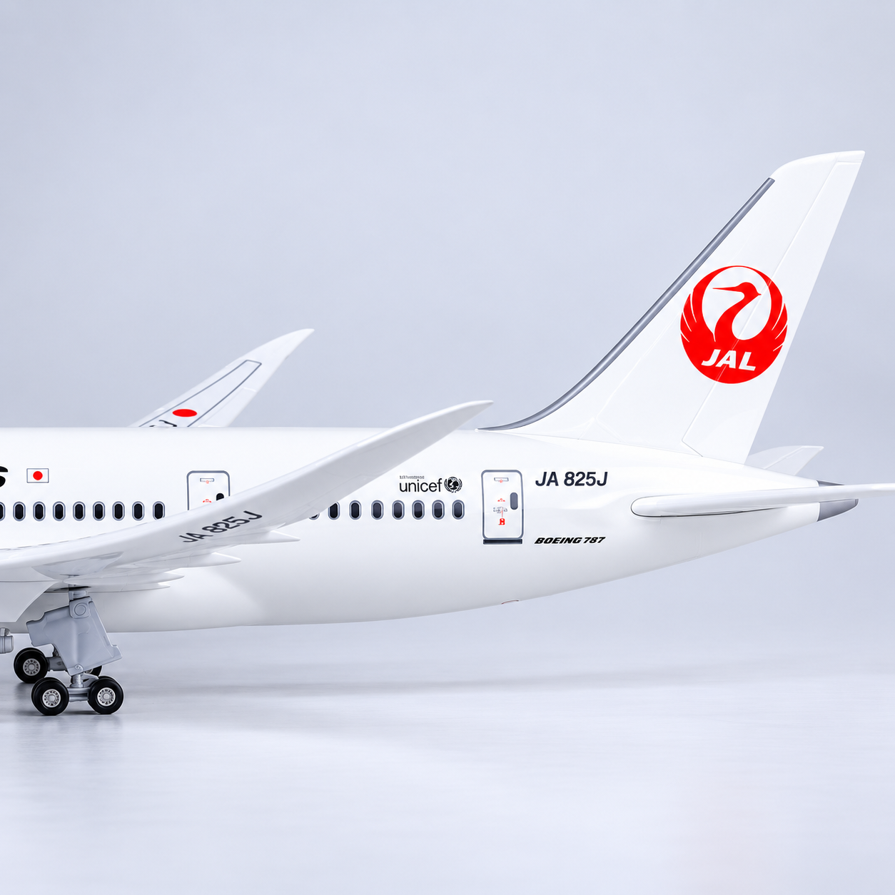 Japan Airlines Boeing 787 1:130 Scale LED Aircraft Model