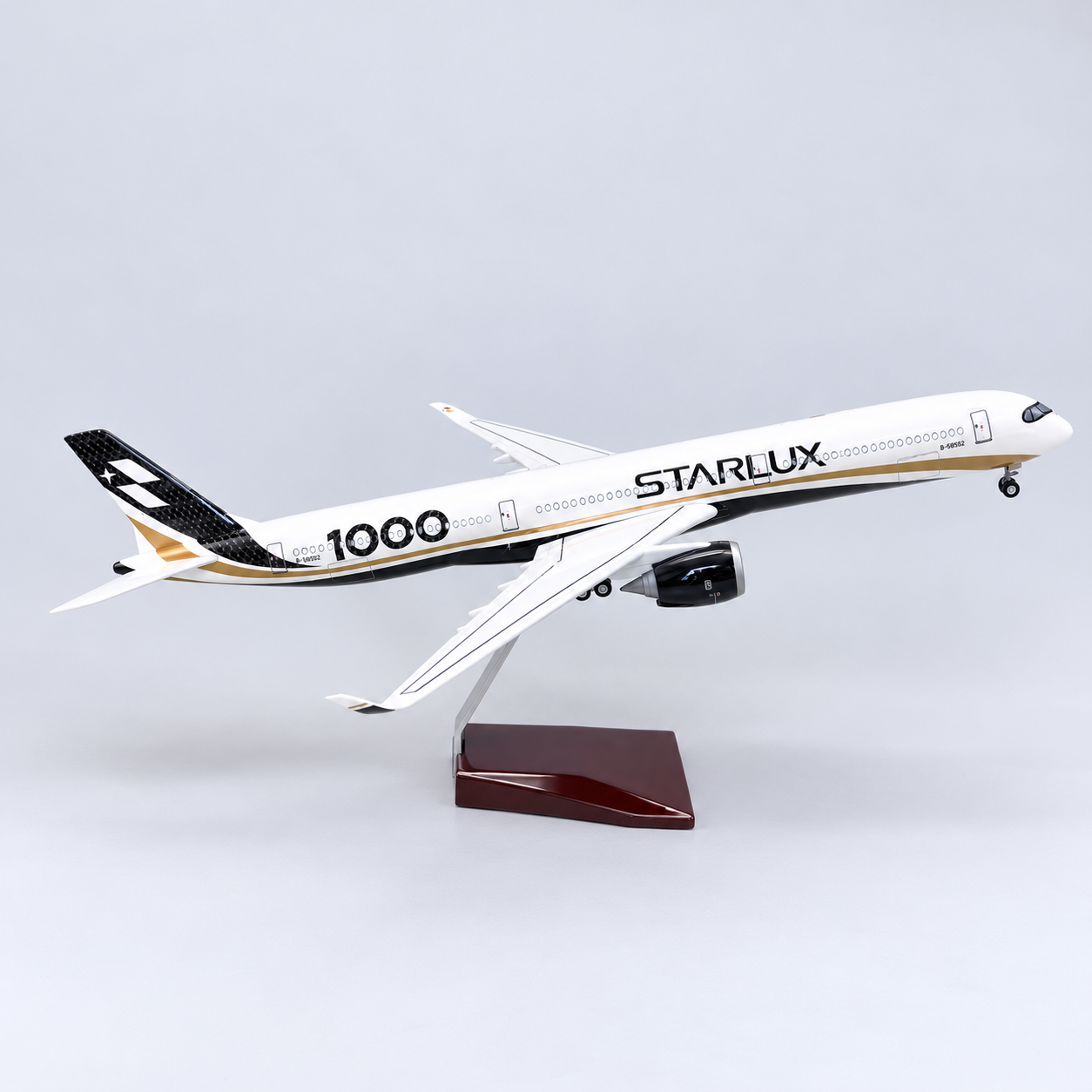 STARLUX Airlines Airbus A350-1000 1:157 Scale Sound-Activated LED Aircraft Model