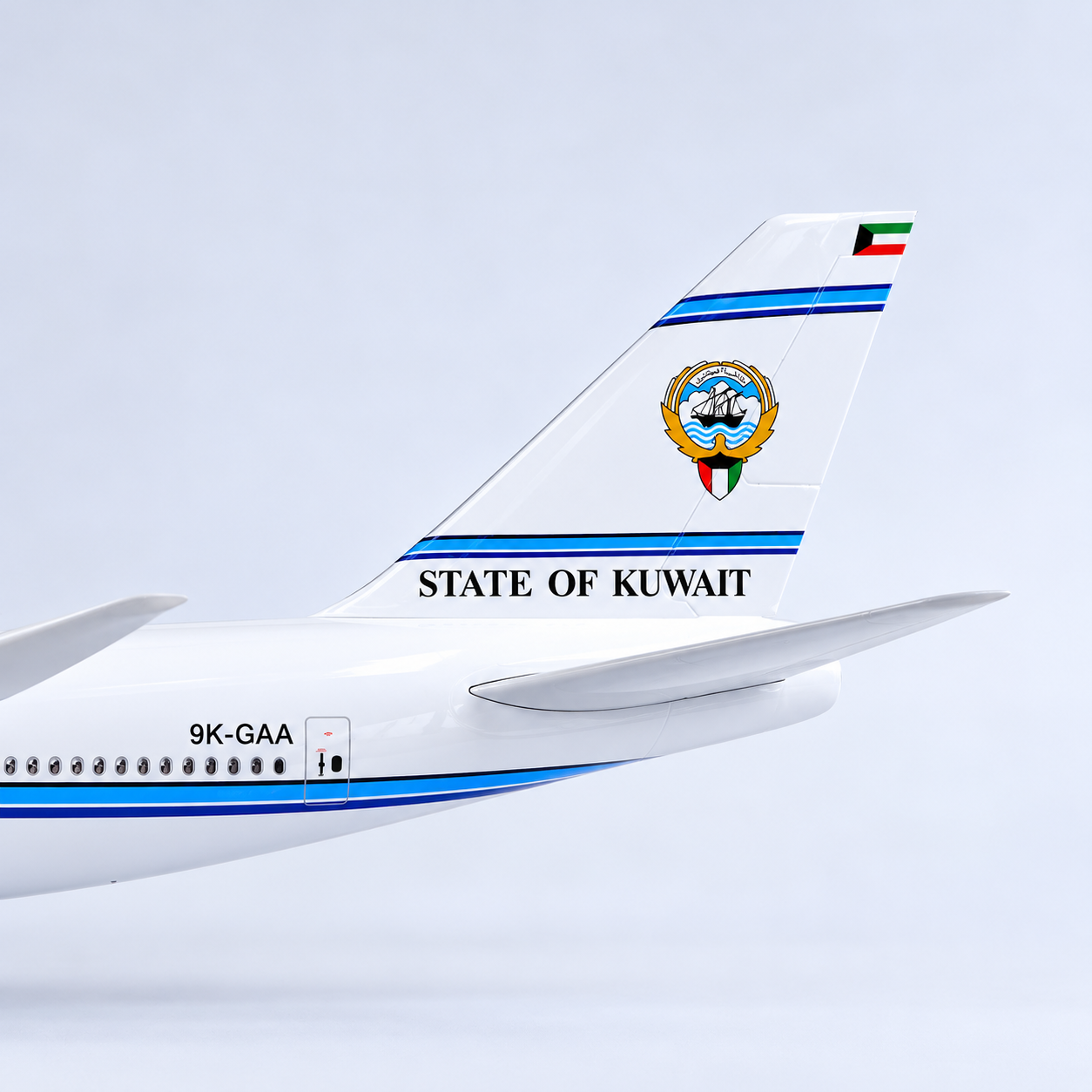 State of Kuwait Boeing 747-8 1:160 LED Model | 47cm