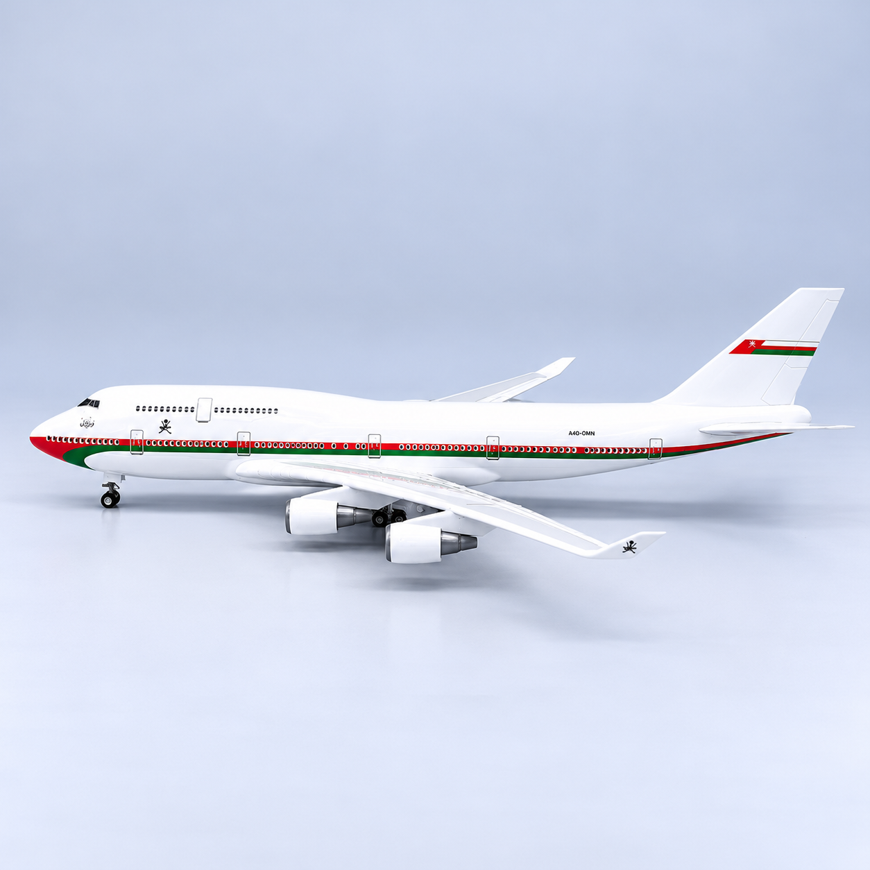 Oman Presidential Boeing 747-400 1:150 Scale LED Model – 47cm