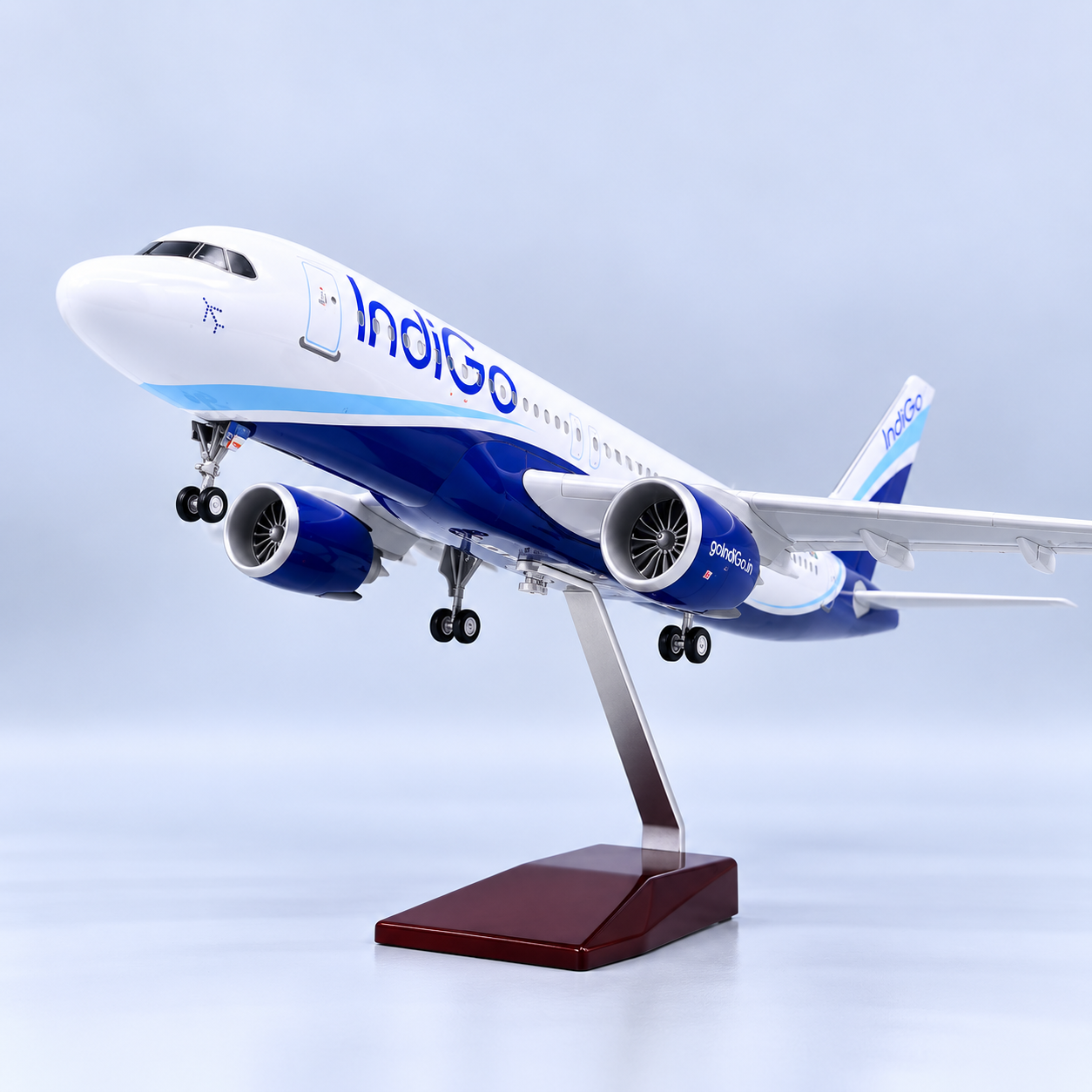 IndiGo Airbus A320neo / A321neo 1:80 Scale LED Aircraft Model