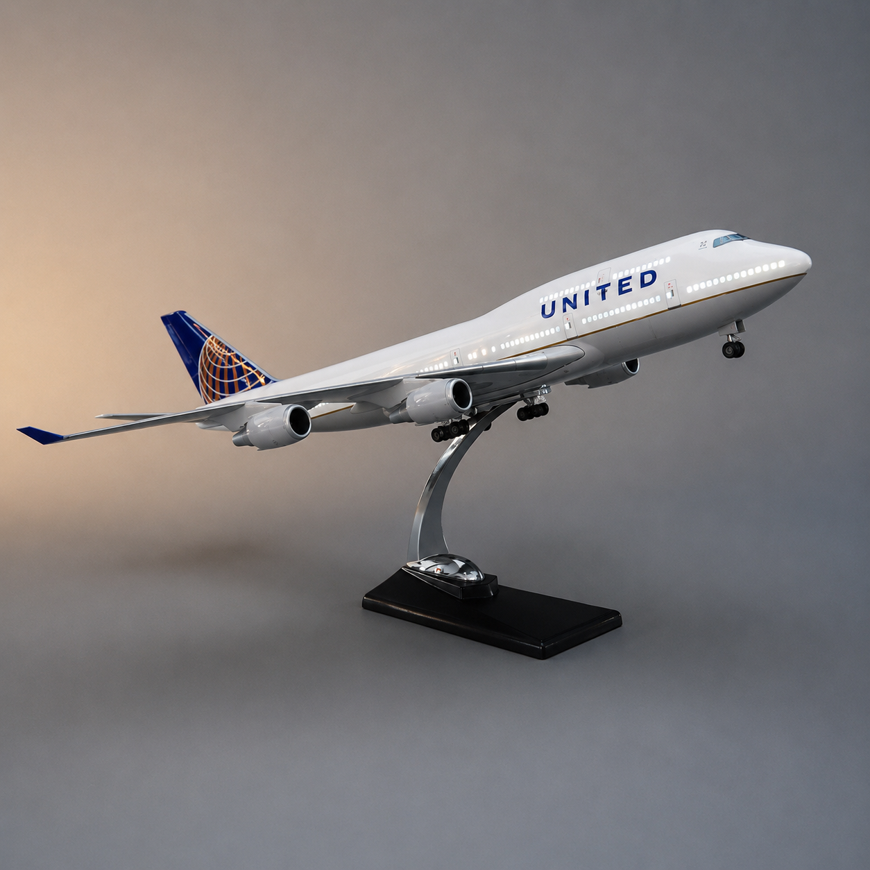 United Airlines Boeing 747 Aircraft Model