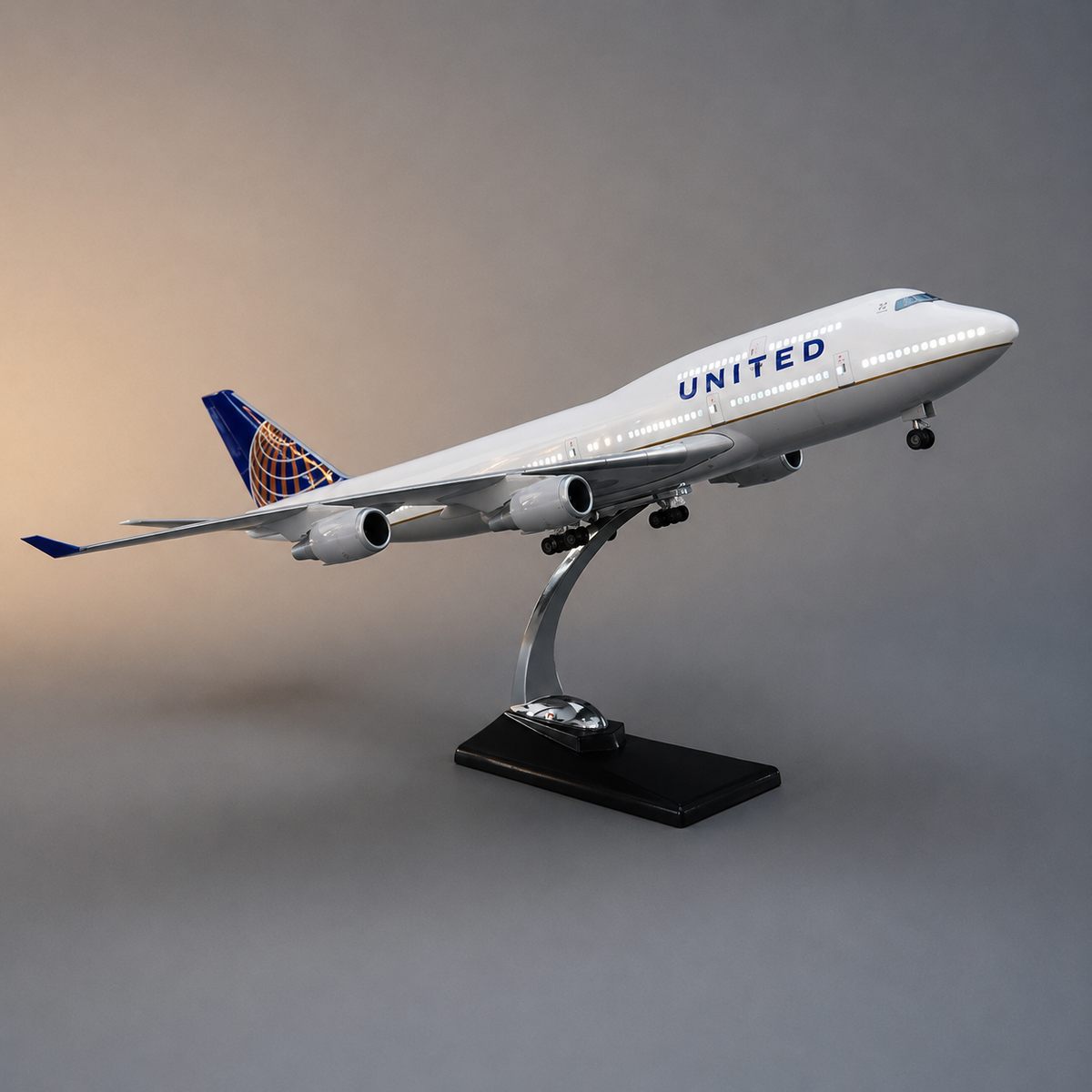 United Airlines Boeing 747 Aircraft Model