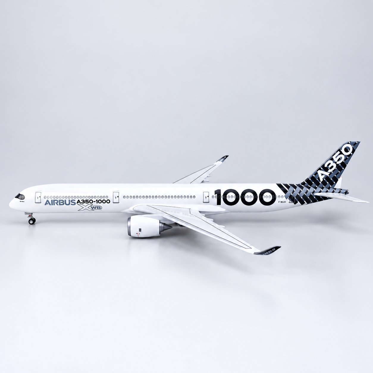 Airbus A350-1000 XWB 1:157 LED Aircraft Model – 47cm
