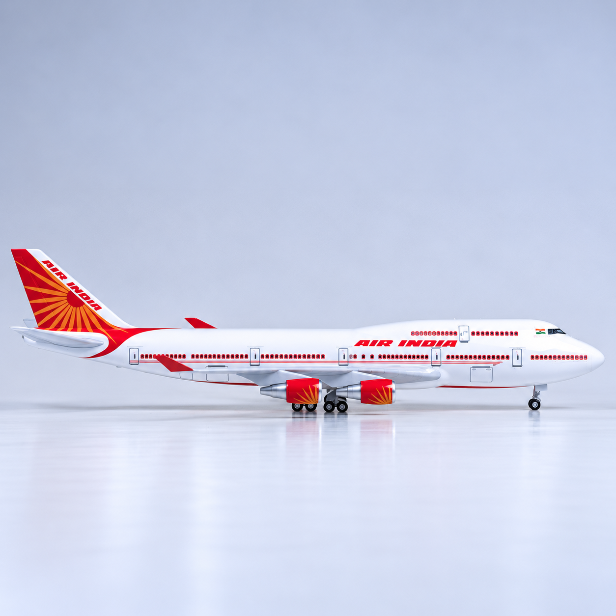 Air India Boeing 747-400  1:150 Scale LED Aircraft Model