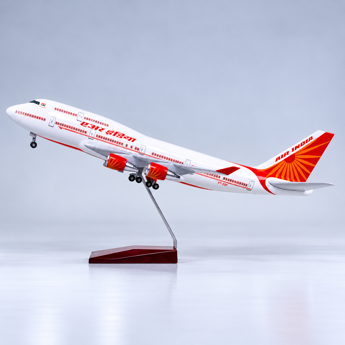 Air India Boeing 747-400  1:150 Scale LED Aircraft Model