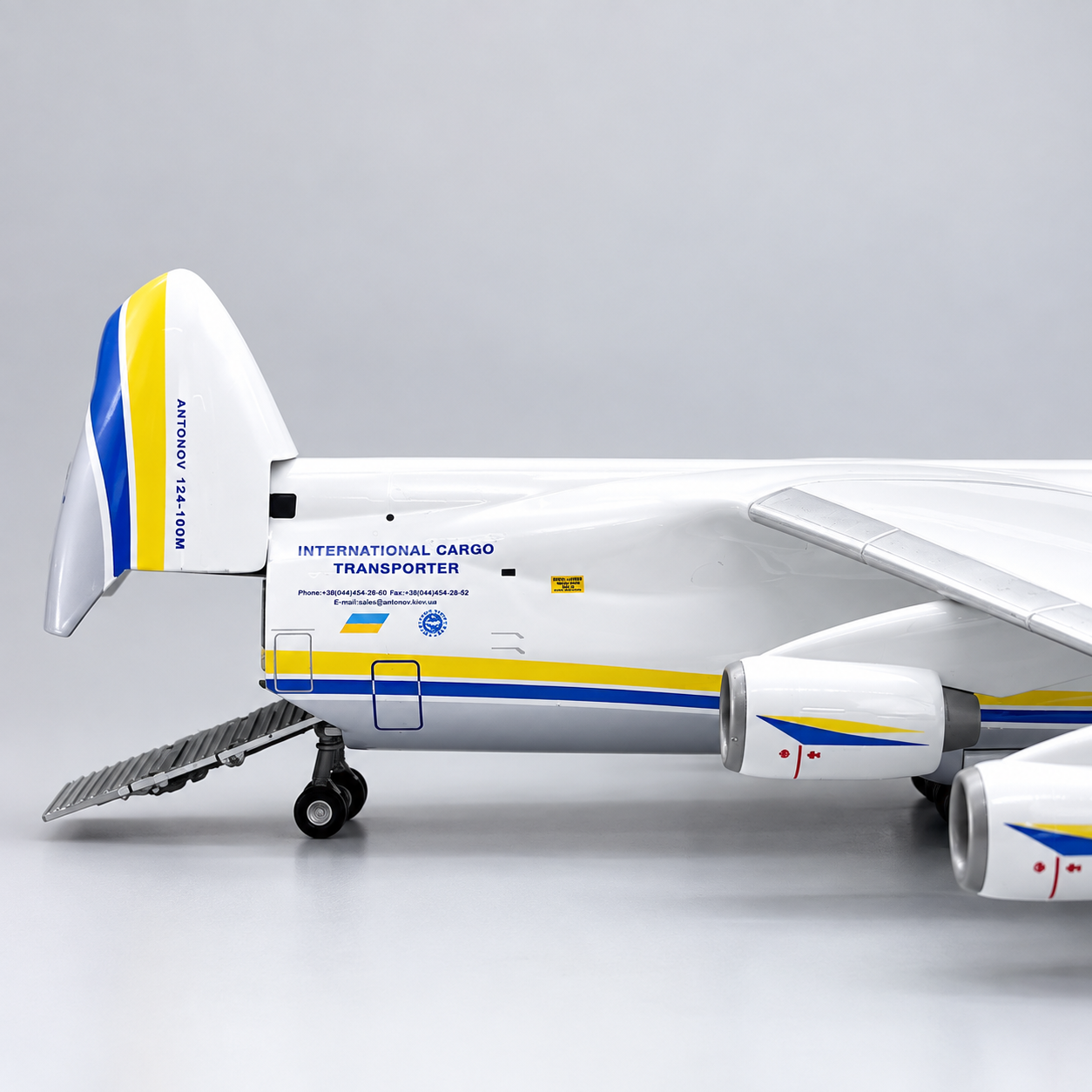 Antonov An-124 1:165 Scale Model | 42cm Cargo Aircraft