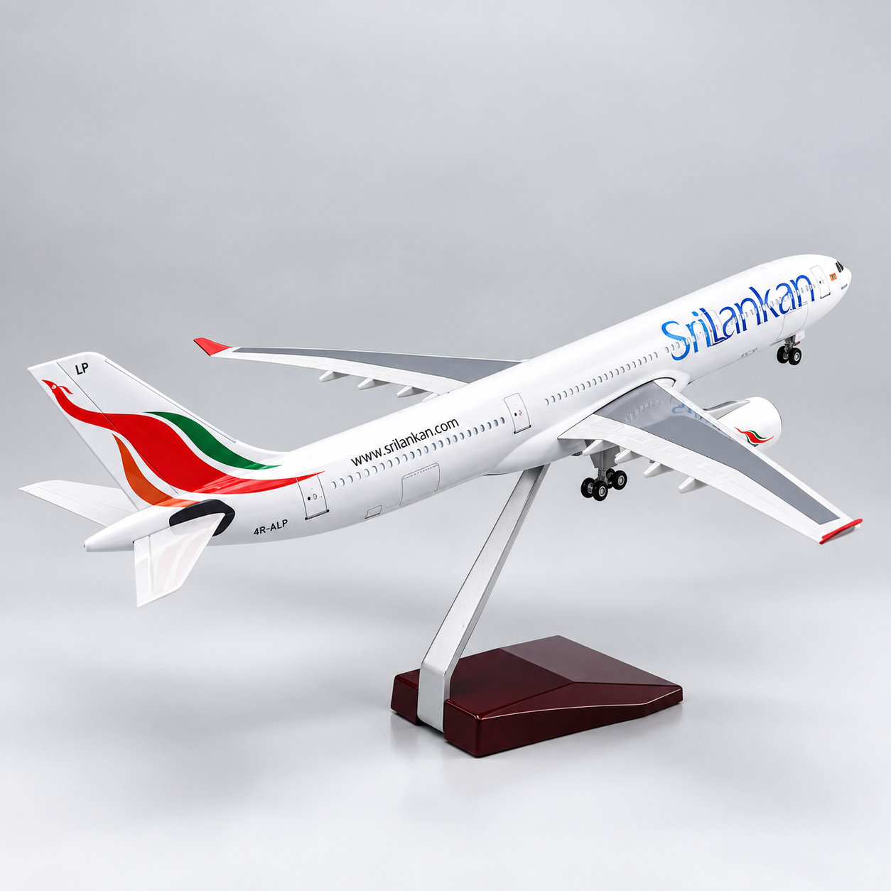 SriLankan Airlines Airbus A330 1:135 LED Model | 47cm