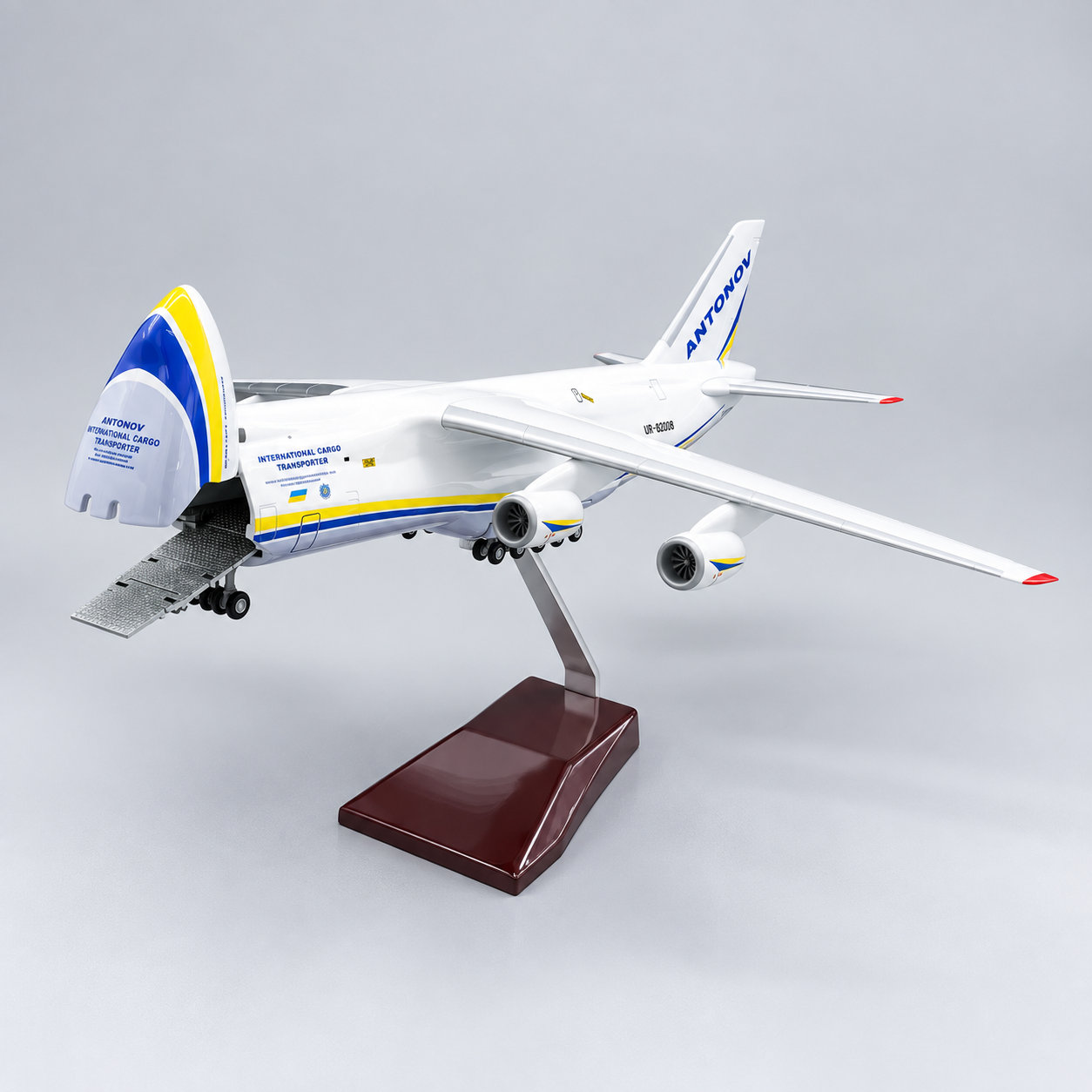 Antonov An-124 1:165 Scale Model | 42cm Cargo Aircraft