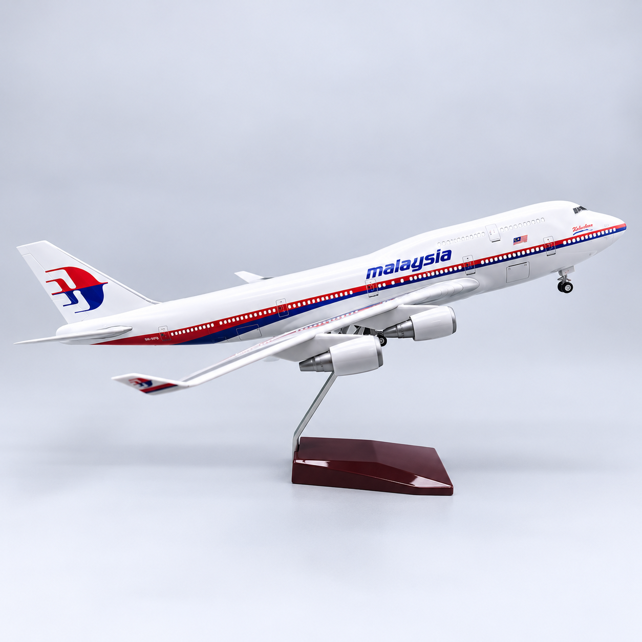 Malaysia Airlines Boeing 747-400 1:150 Scale Resin Aircraft Mode