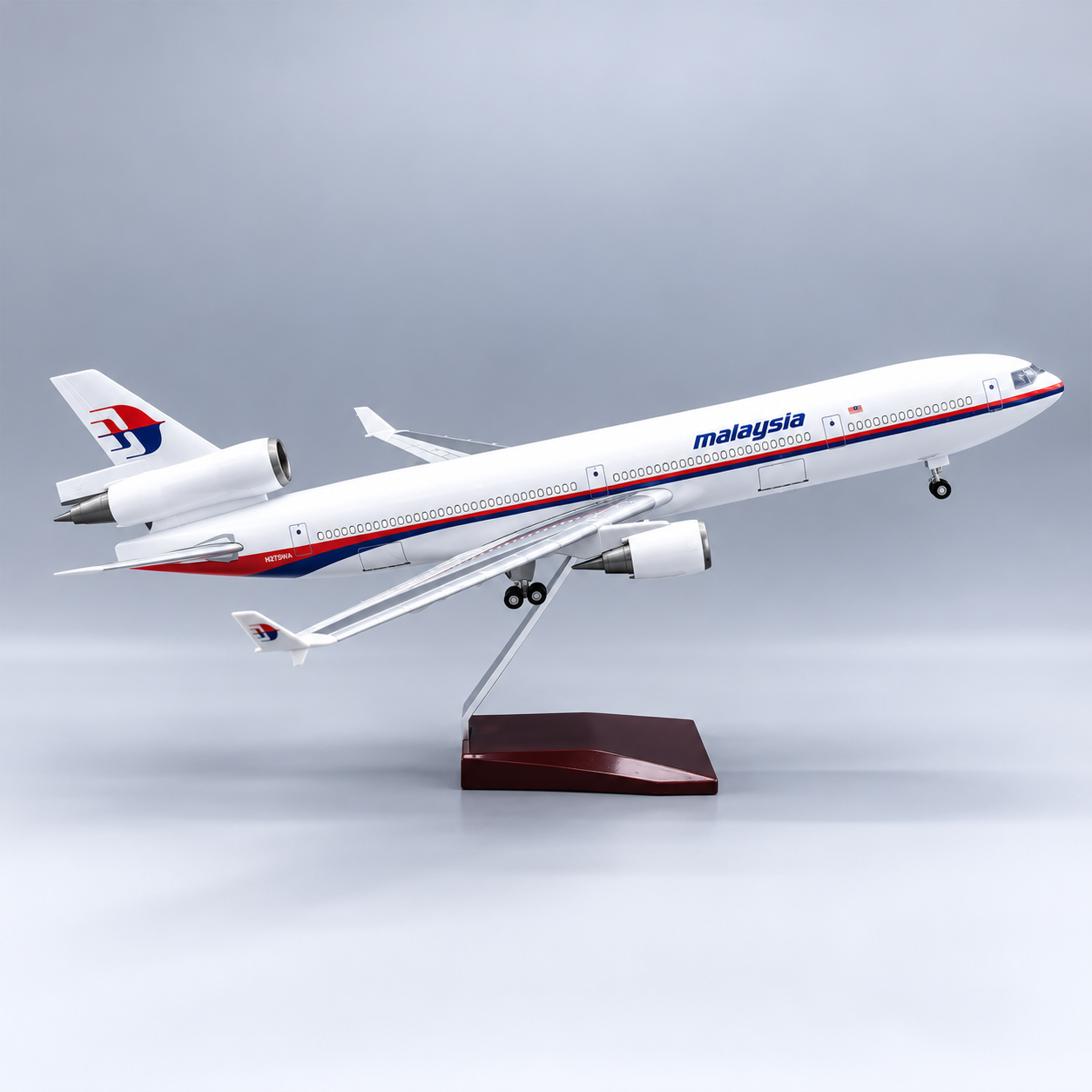 Malaysia Airlines McDonnell Douglas MD-11 1:130 Scale LED Aircraft Model