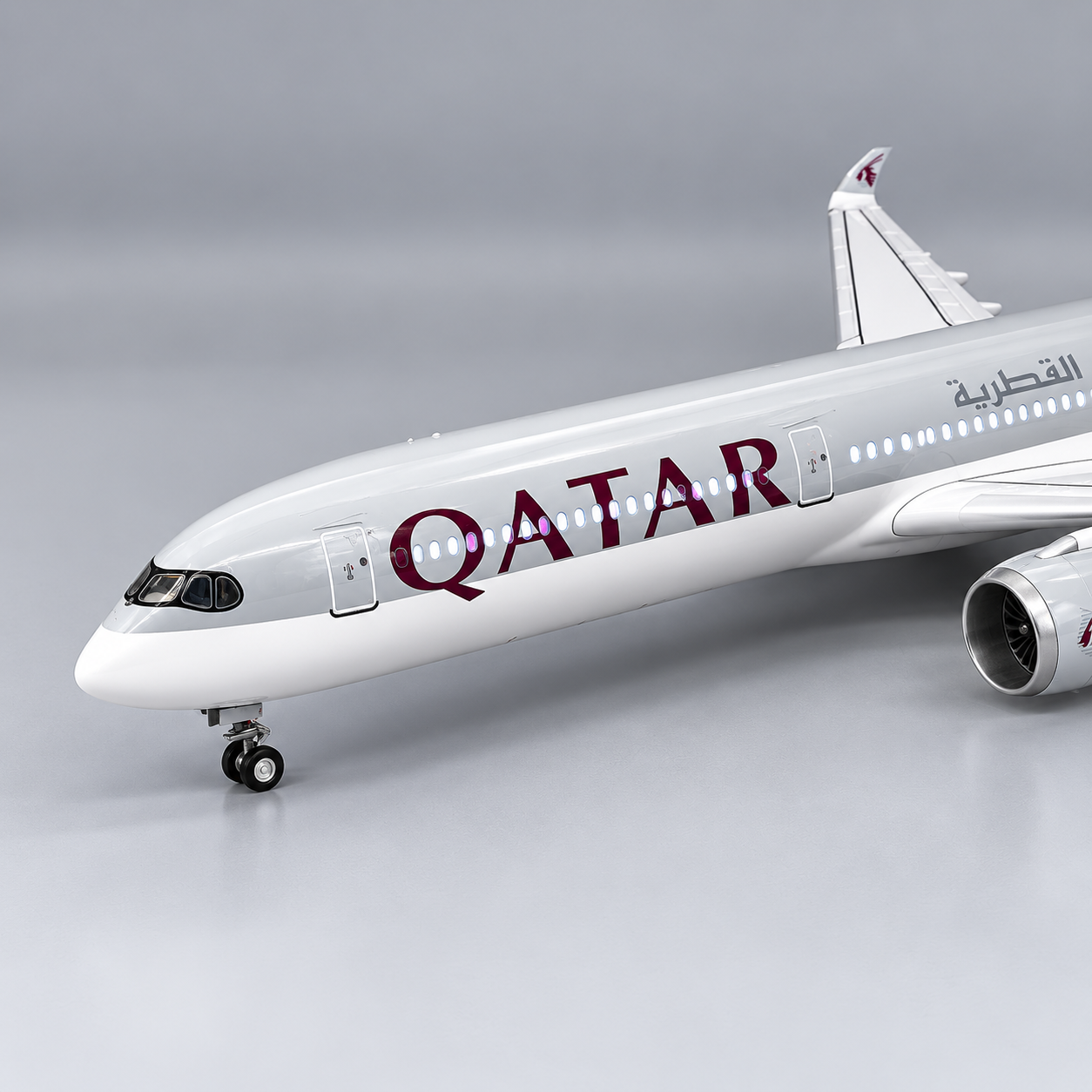 Qatar Airways Airbus A350-900 1:157 Scale LED Aircraft Model