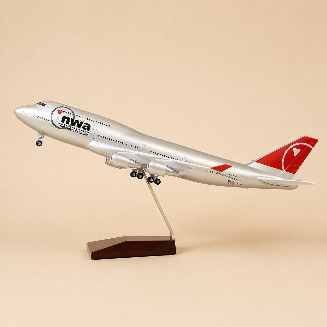 Northwest Airlines Boeing 747 Airplane Model Scale 1/150 – 47 cm / 18.5 in | LED Cabin Lights