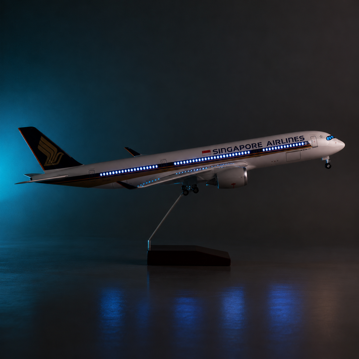 Singapore Airlines A350 1:142 LED Aircraft Model | SkyCraft Models