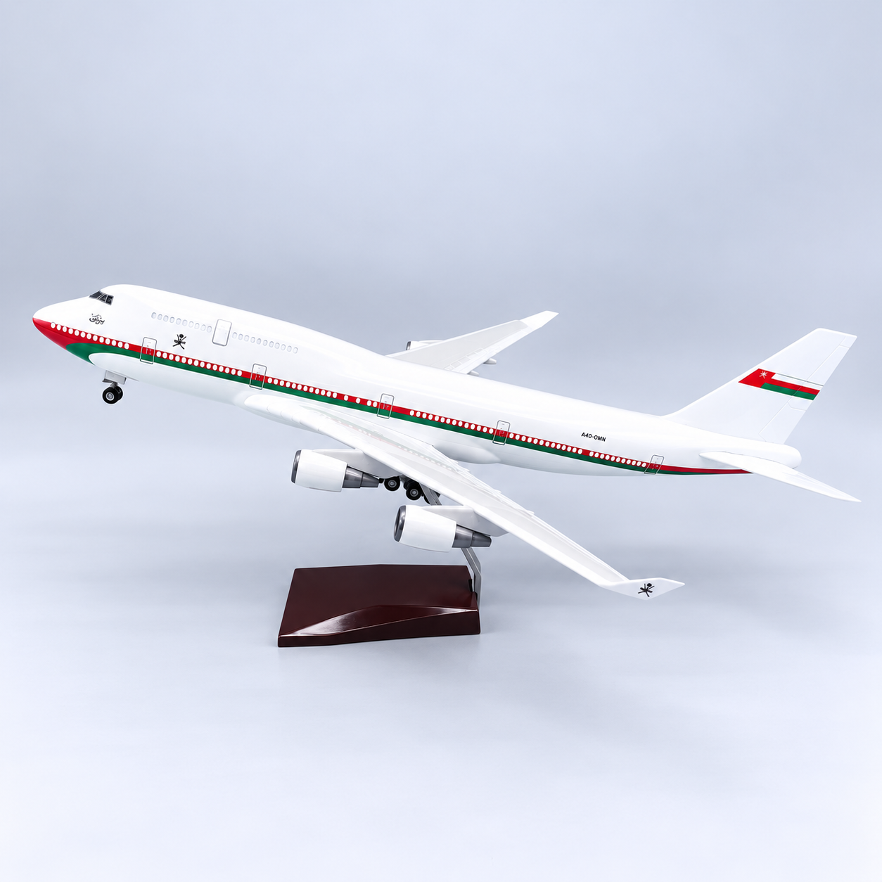 Oman Presidential Boeing 747-400 1:150 Scale LED Model – 47cm