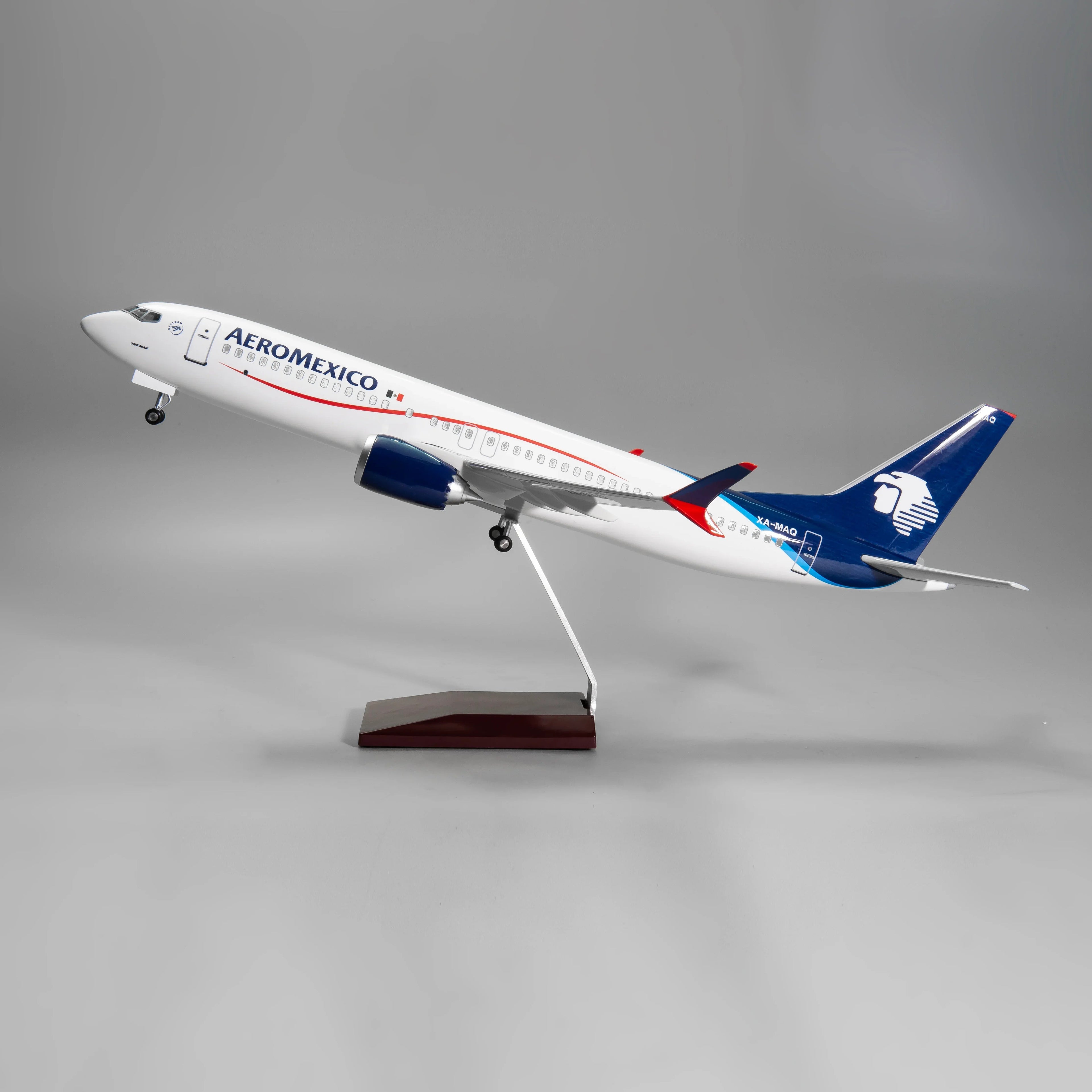 Boeing 737 MAX Aeroméxico – Scale 1:80 (47 cm / 18.5 in)