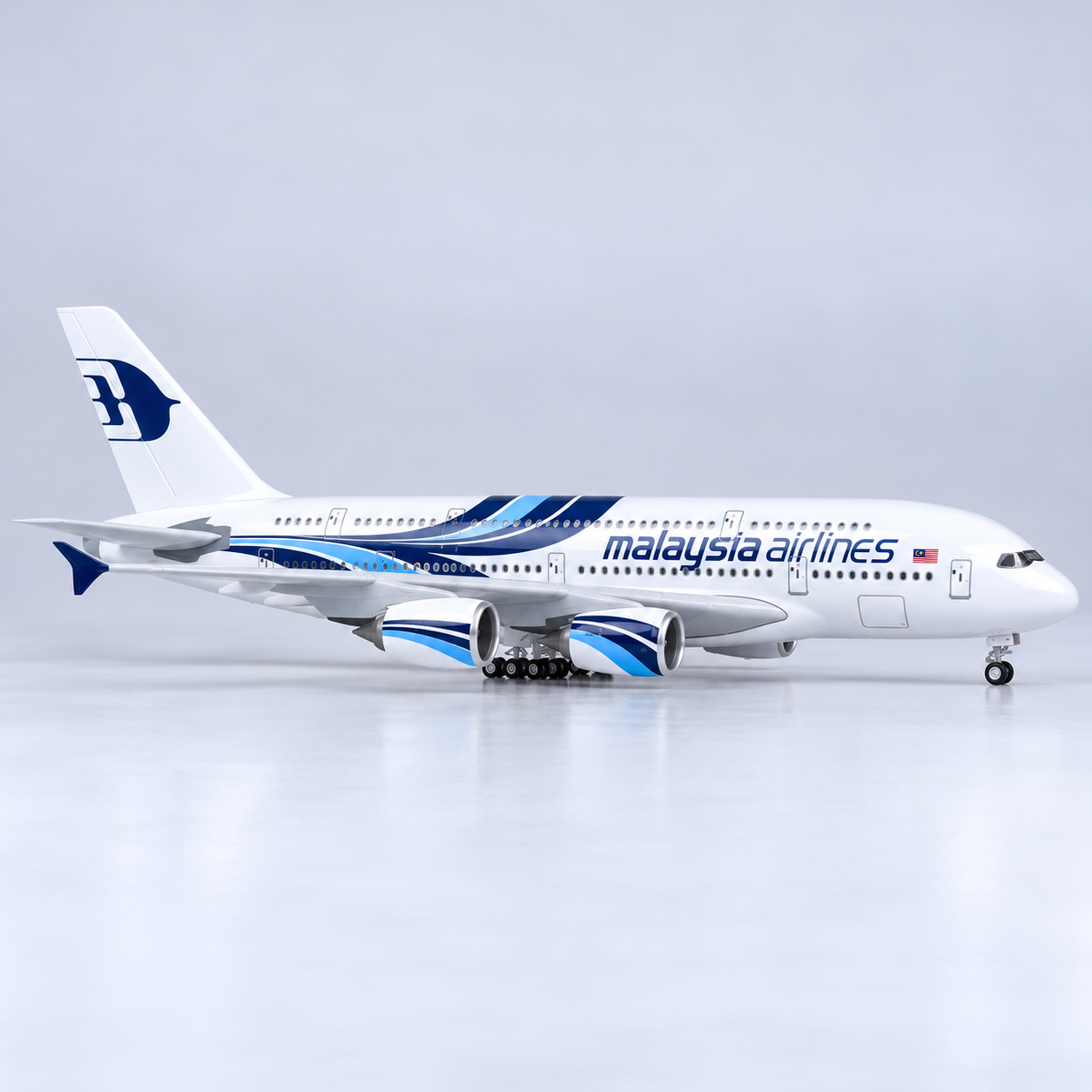 Malaysia Airlines Airbus A380-800 1:160 Scale Sound-Activated LED Aircraft Model