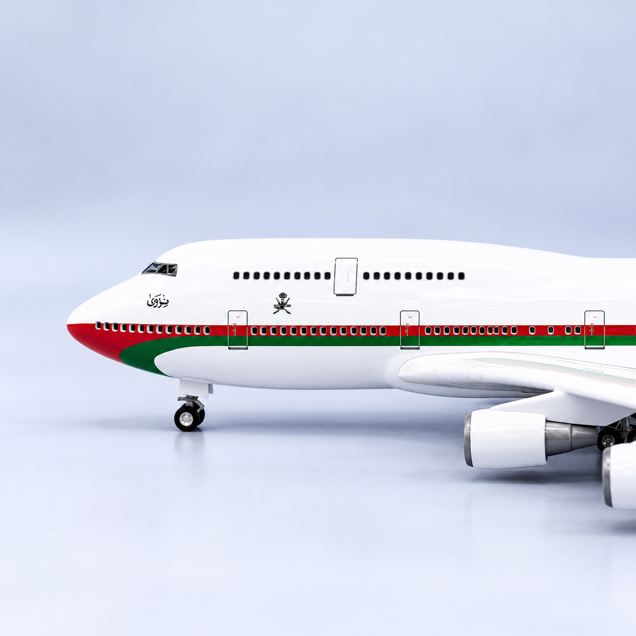 Oman Presidential Boeing 747-400 1:150 Scale LED Model – 47cm