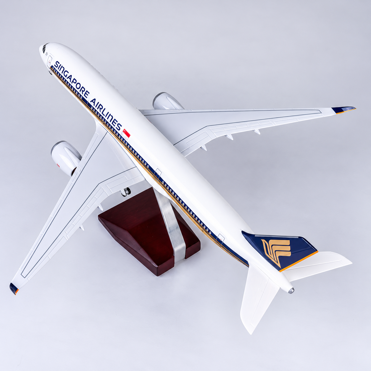 Singapore Airlines A350 1:142 LED Aircraft Model | SkyCraft Models