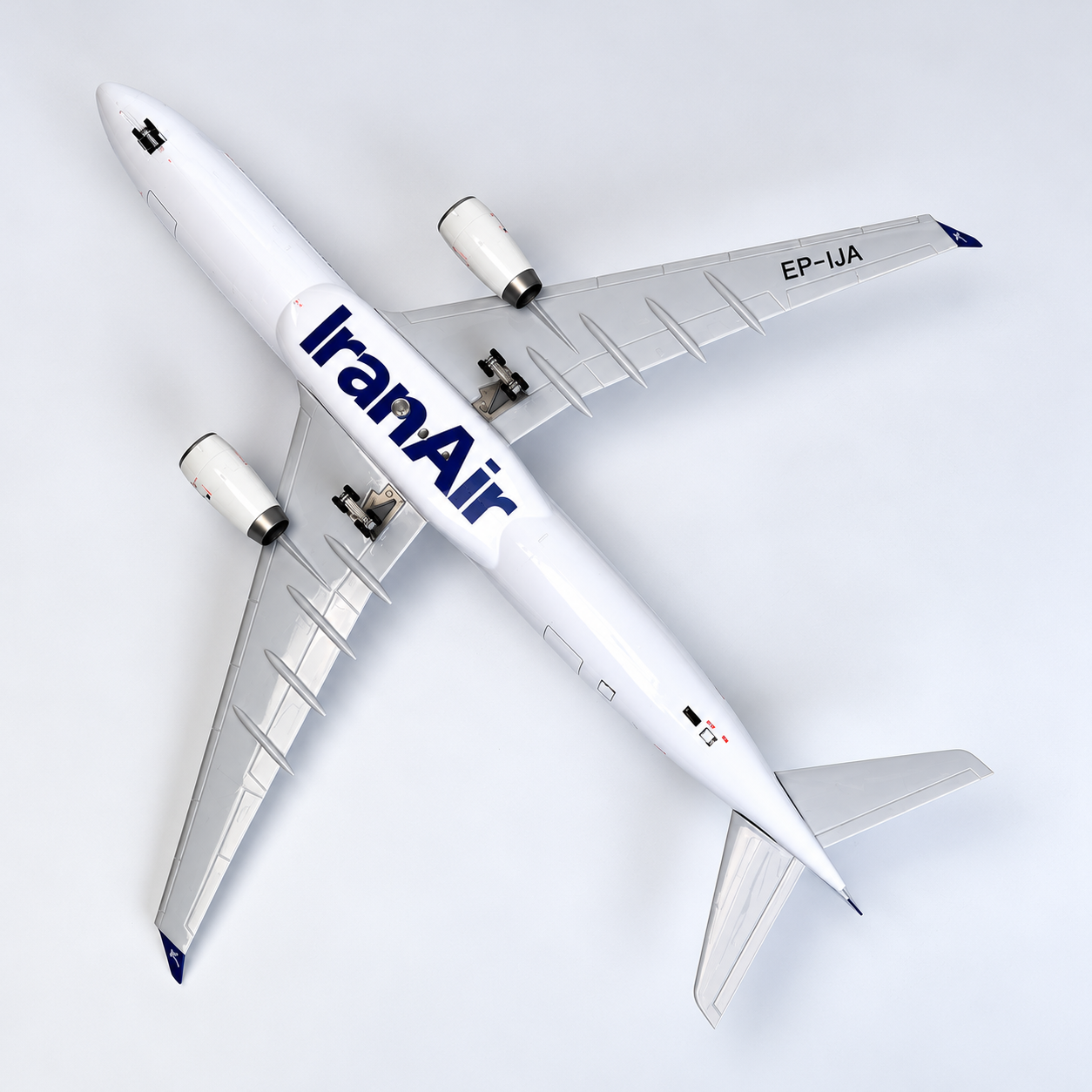Iran Air Airbus A330 1:135 LED Aircraft Model | SkyCraft Models